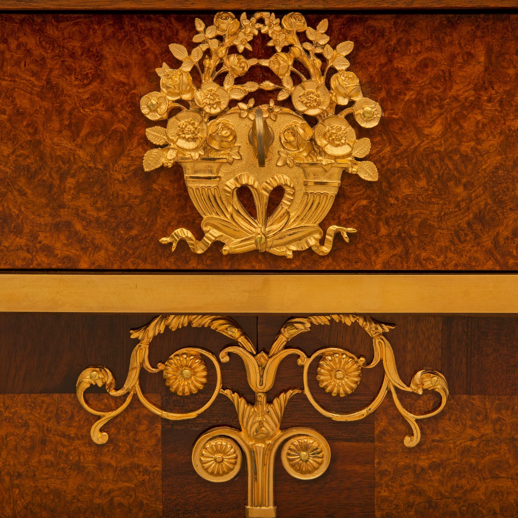 Neoklassizistisches Buffet im französischen Stil des 19. Jahrhunderts, Maison Krieger zugeschrieben (Goldbronze) im Angebot