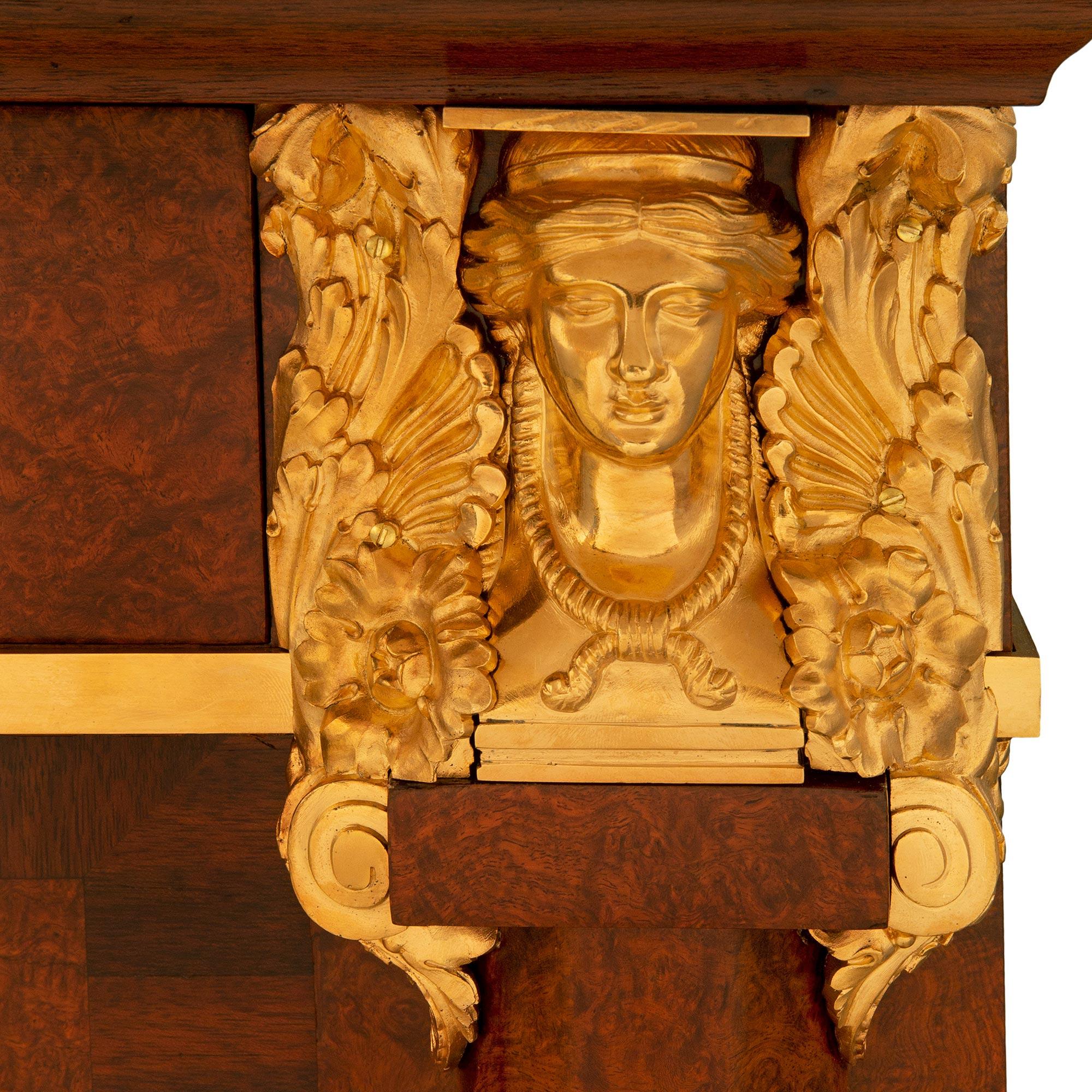Buffet neoclassico francese del XIX secolo attribuito alla Maison Krieger in vendita 3