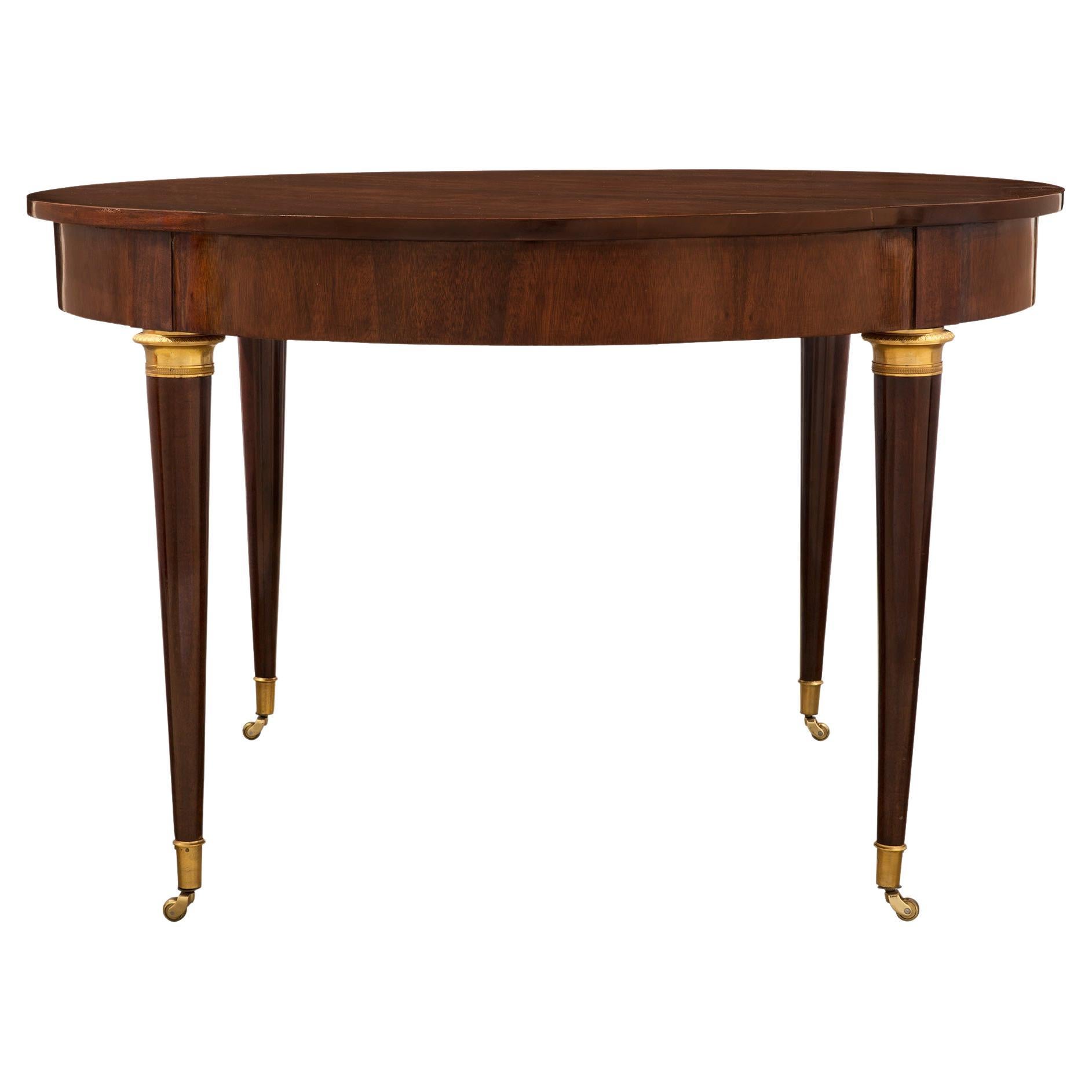 Table centrale en acajou de style néo-classique français du XIXe siècle