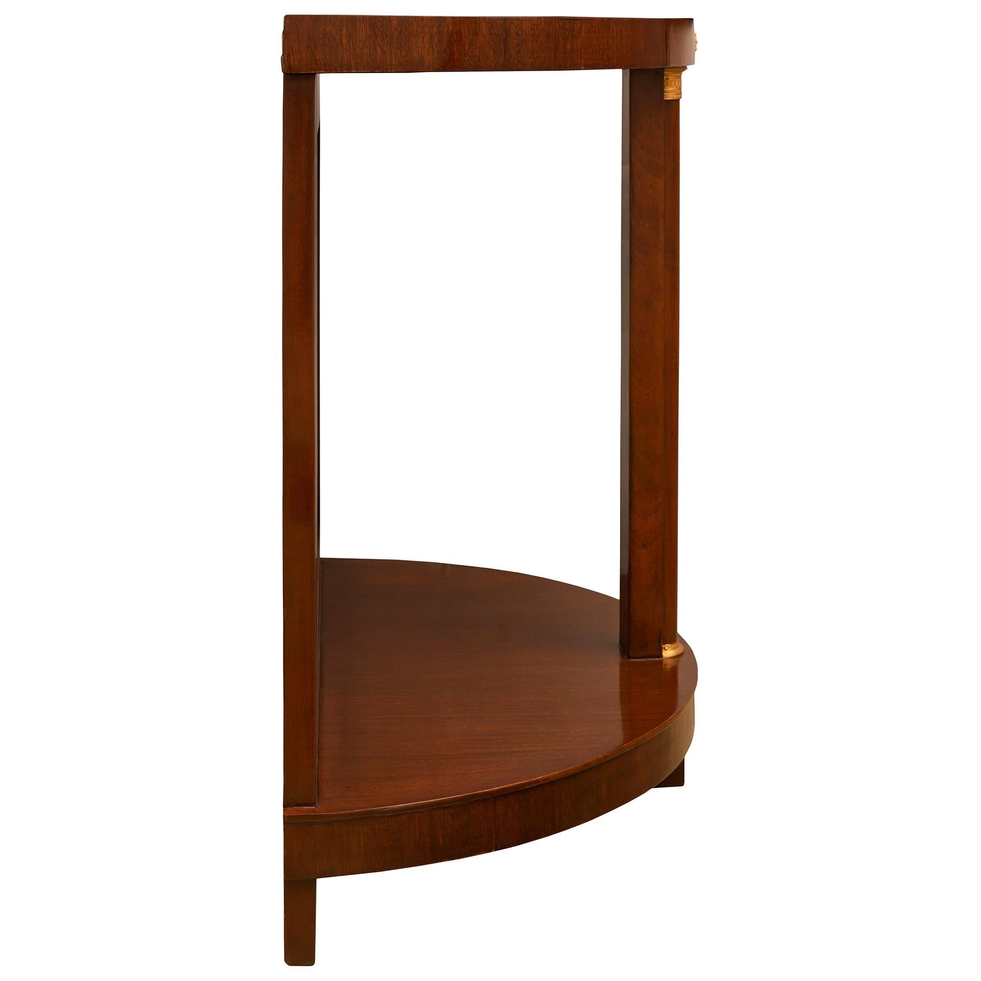 Français Console Demi Lune en acajou de style néo-classique français du 19ème siècle en vente