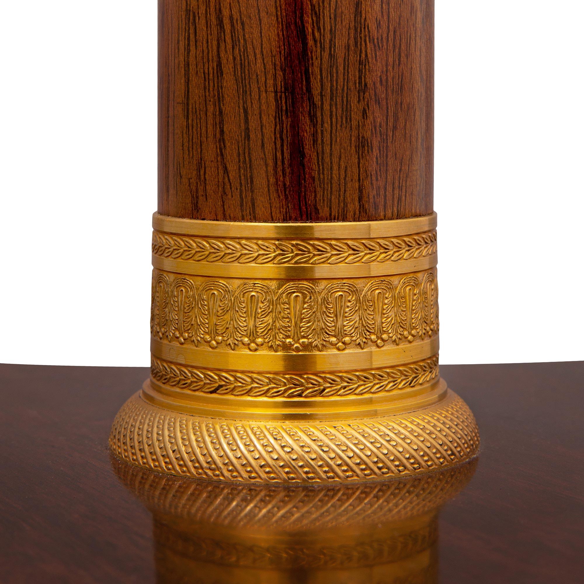 Französische neoklassizistische Stehlampe aus Mahagoni, Ebenholz und Goldbronze, 19. Jahrhundert im Angebot 2