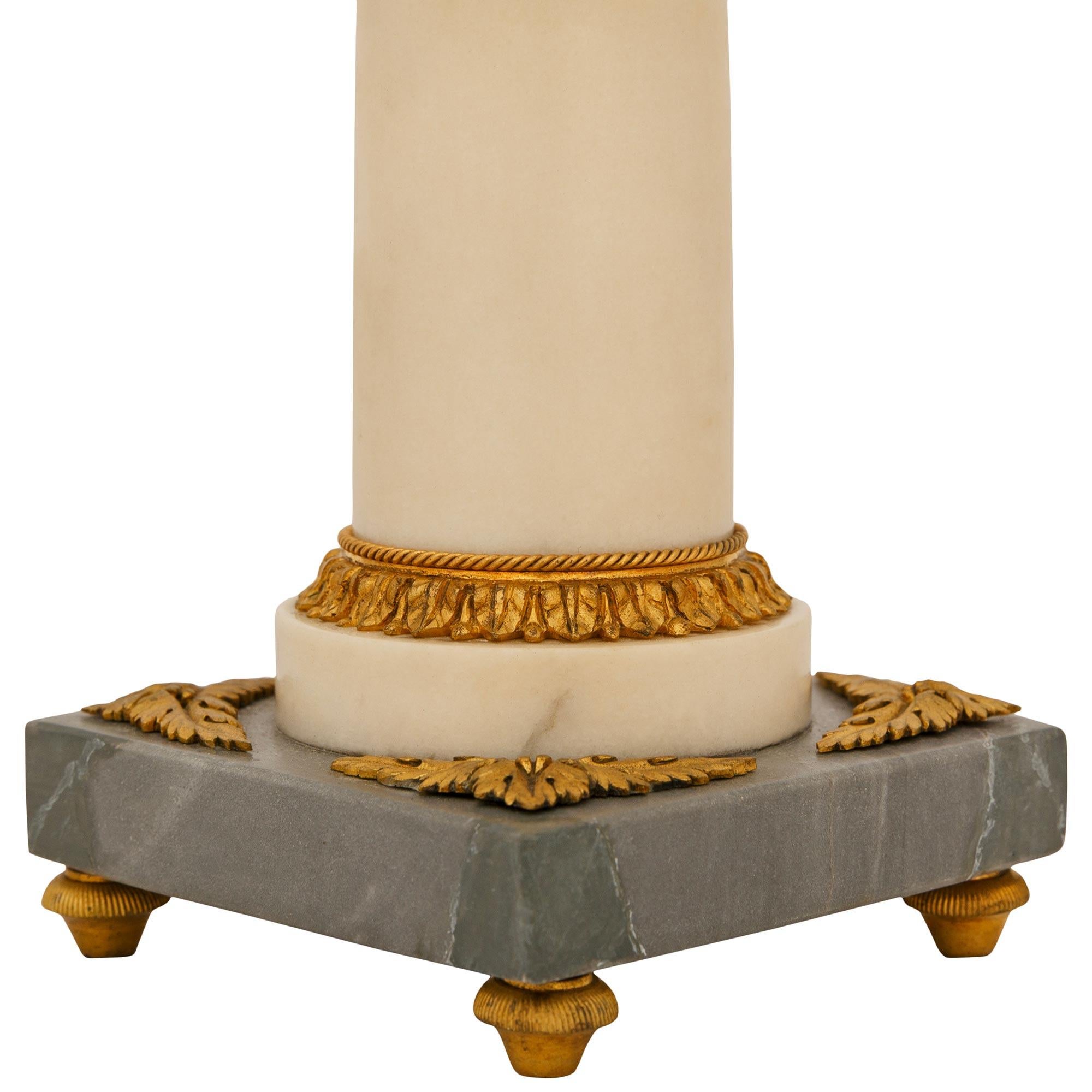 Lámparas neoclásicas francesas del siglo XIX st. Lámparas de mármol y ormolu en venta 1