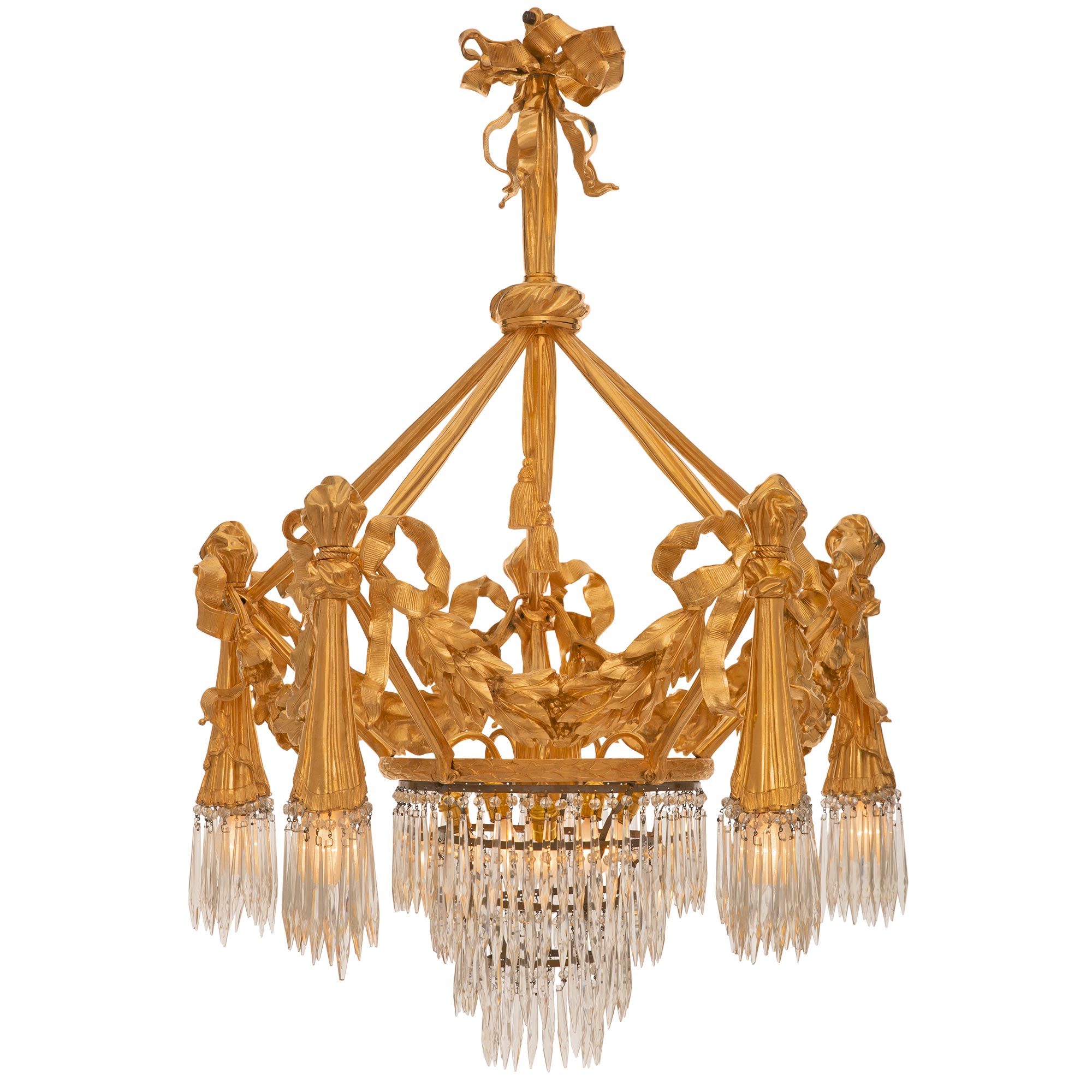 Lustre néoclassique français du XIXe siècle en bronze doré et cristal en vente