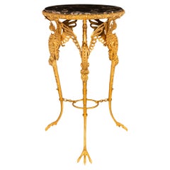Table d'appoint néo-classique française du 19e siècle, en marbre et bronze doré. Table d'appoint en bronze doré et marbre, vers 1890