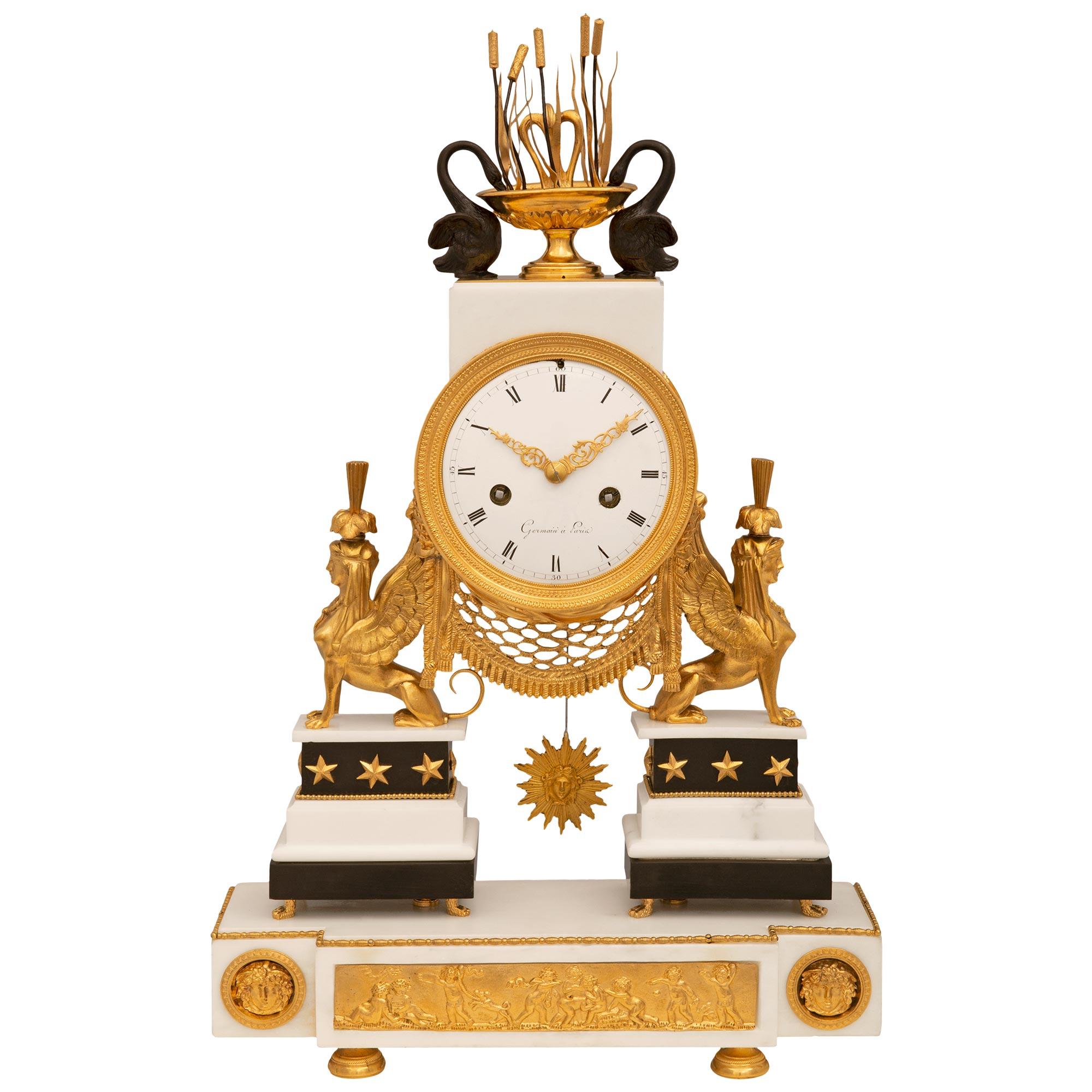 Französische neoklassizistische Uhr aus Goldbronze, patinierter Bronze und Marmor aus dem 19. Jahrhundert im Angebot 5