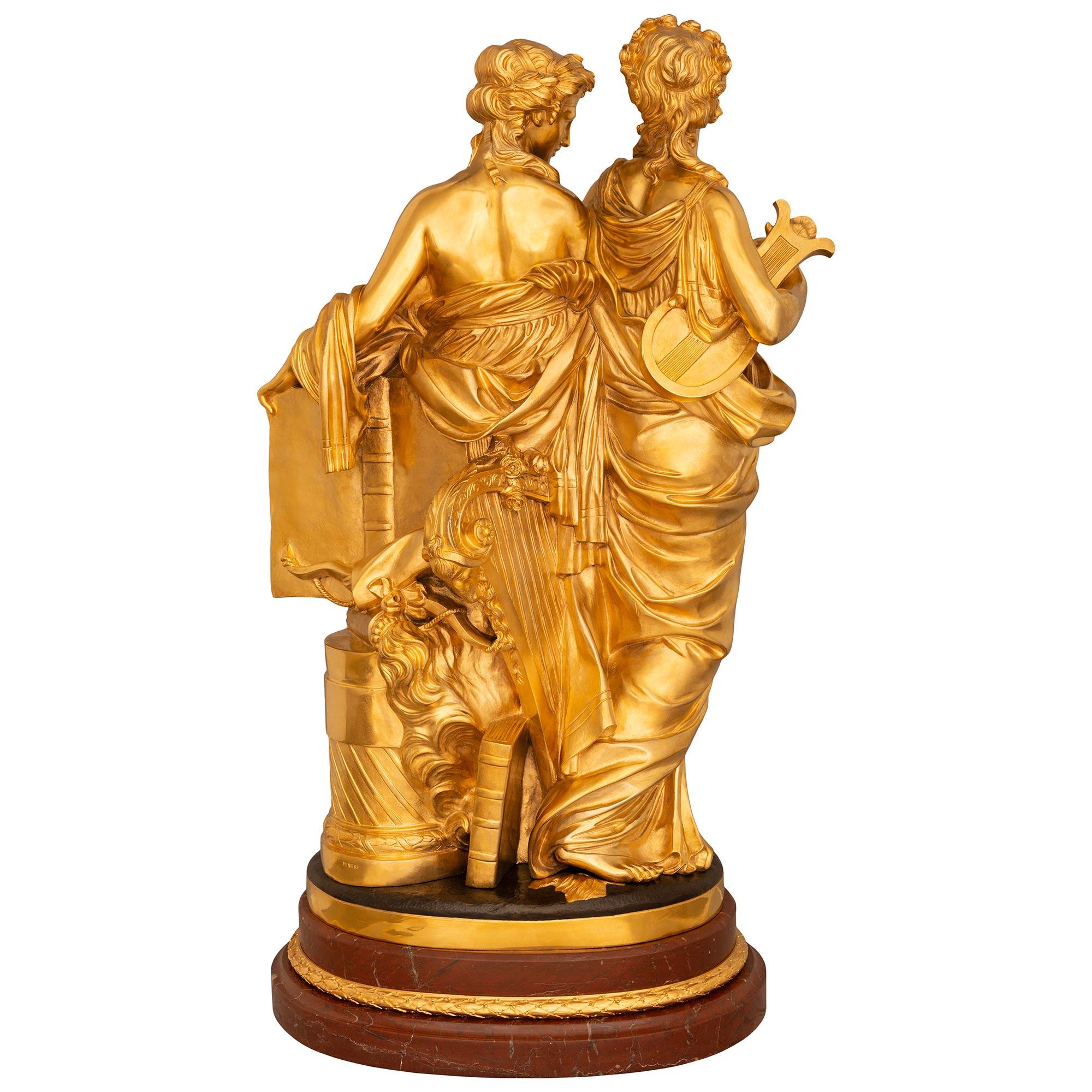 Statua neoclassica francese del XIX secolo. Statua in marmo Ormolu e bronzo patinato in vendita 4