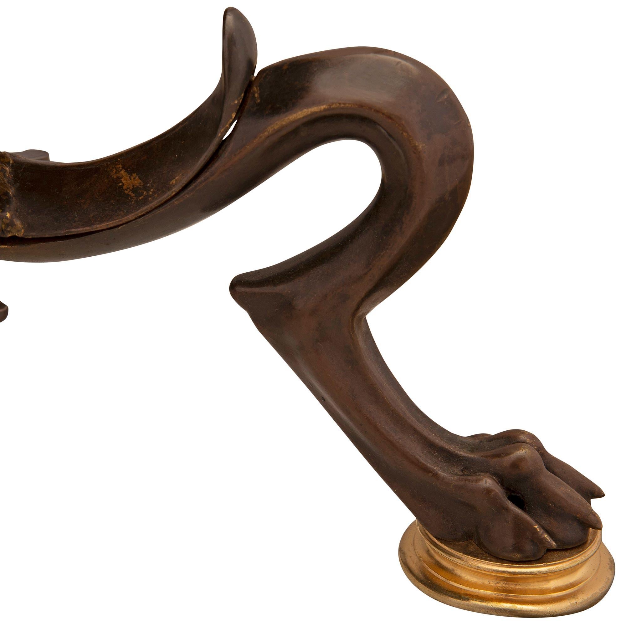 Lampadaire néo-classique français du XIXe siècle en bronze patiné et bronze doré de style St. Bon état - En vente à West Palm Beach, FL