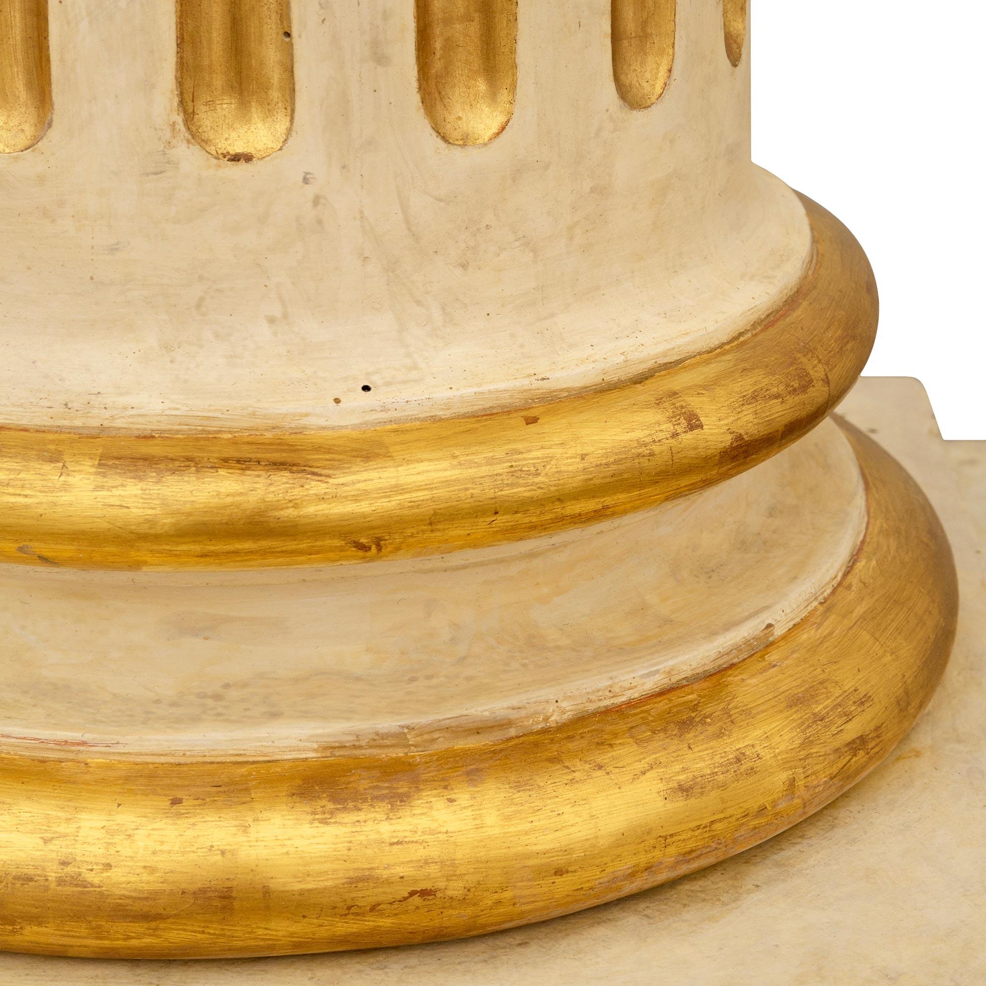 Piedistallo neoclassico francese del XIX secolo in legno patinato e legno dorato in vendita 2
