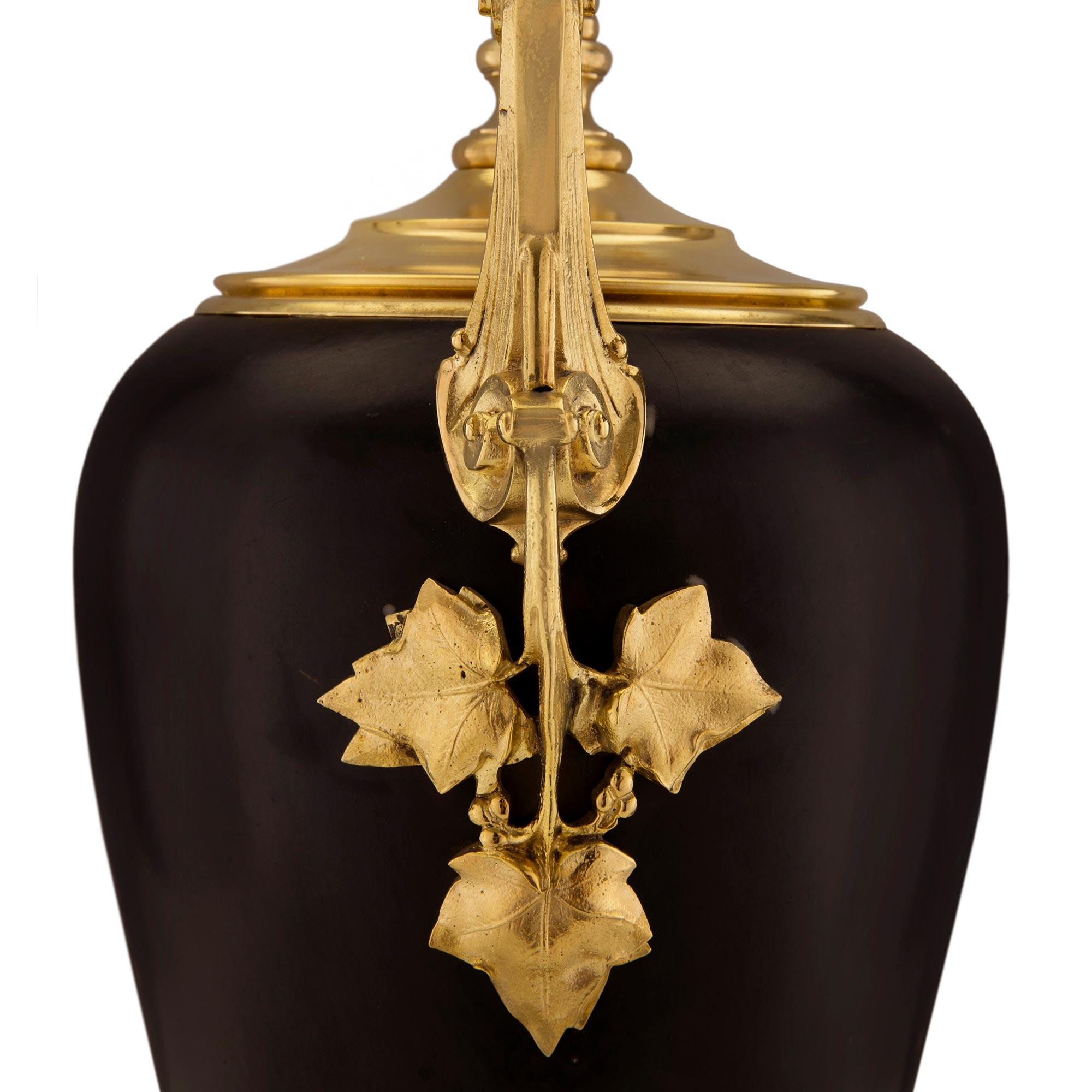 French 19th Century Neo-Grec Style Ormolu and Porcelain Lamp For Sale 5