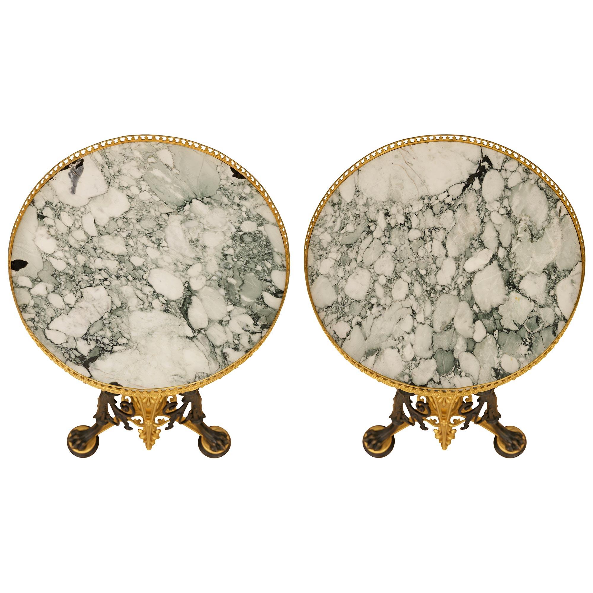 Stile neogreco francese del XIX secolo. Bronzo, Ormolu e marmo, tavoli/pedane in vendita 7
