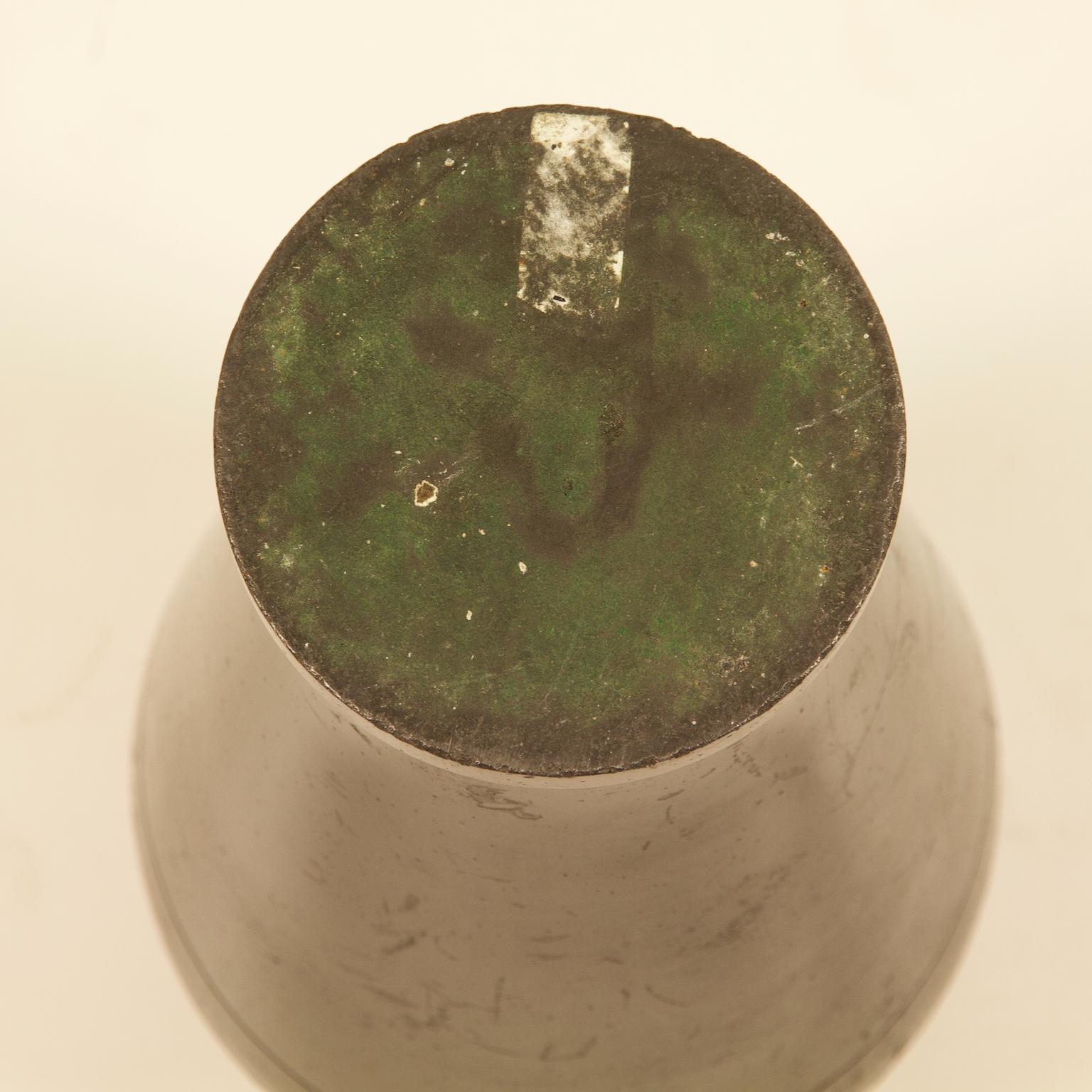 Vaso a balaustro in marmo nero neoclassico francese del XIX secolo in vendita 3