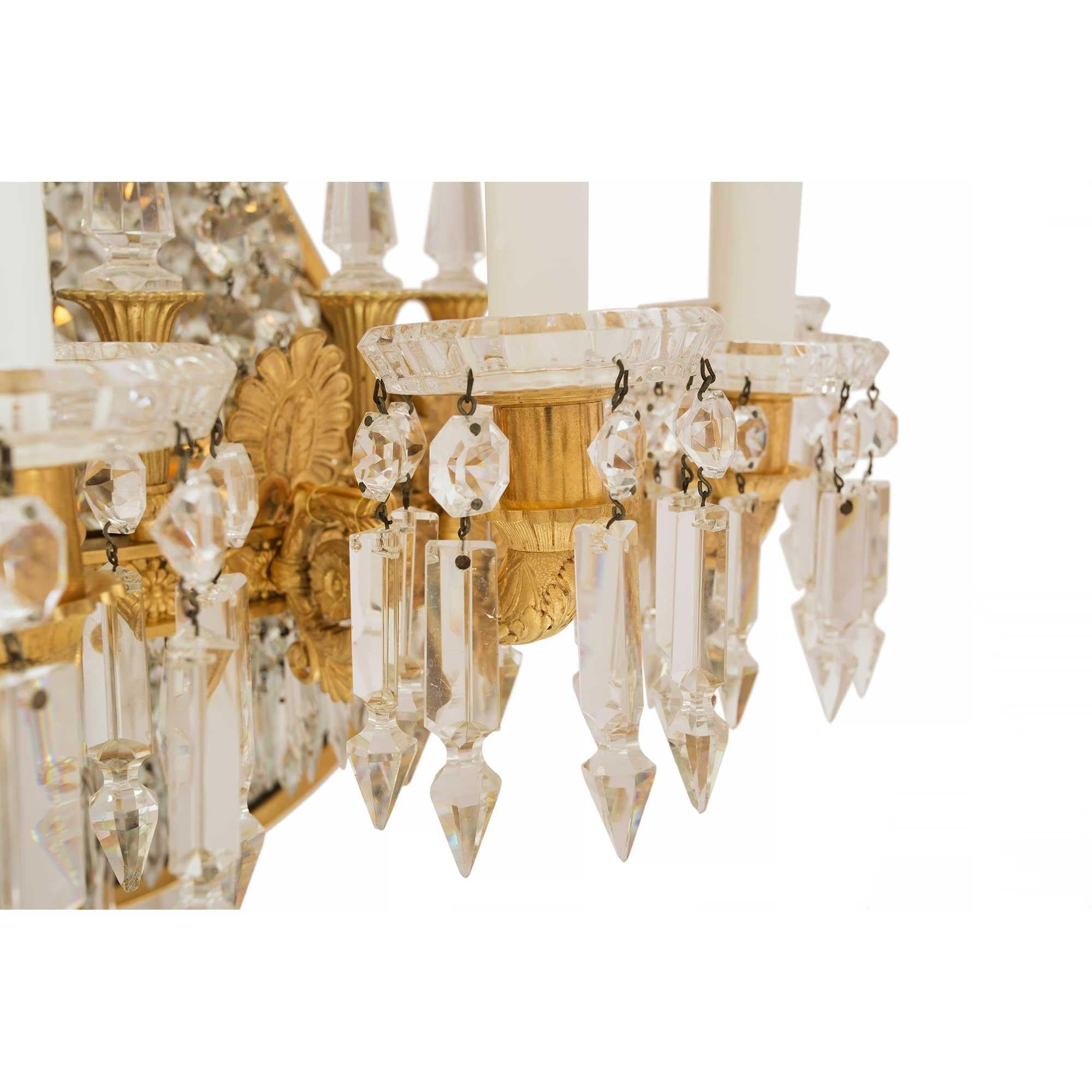 Cristal Appliques néoclassiques françaises du XIXe siècle en bronze doré et cristal signées Baccarat en vente