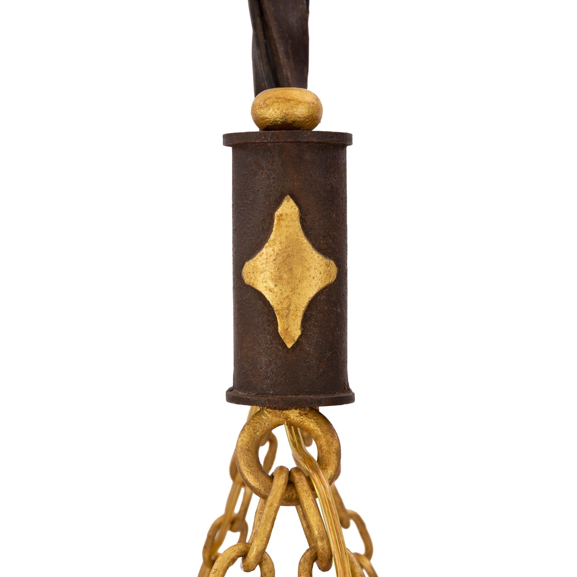 French 19th Century Neoclassical St. Wrought Iron and Gilt Metal Chandelier For Sale 3
