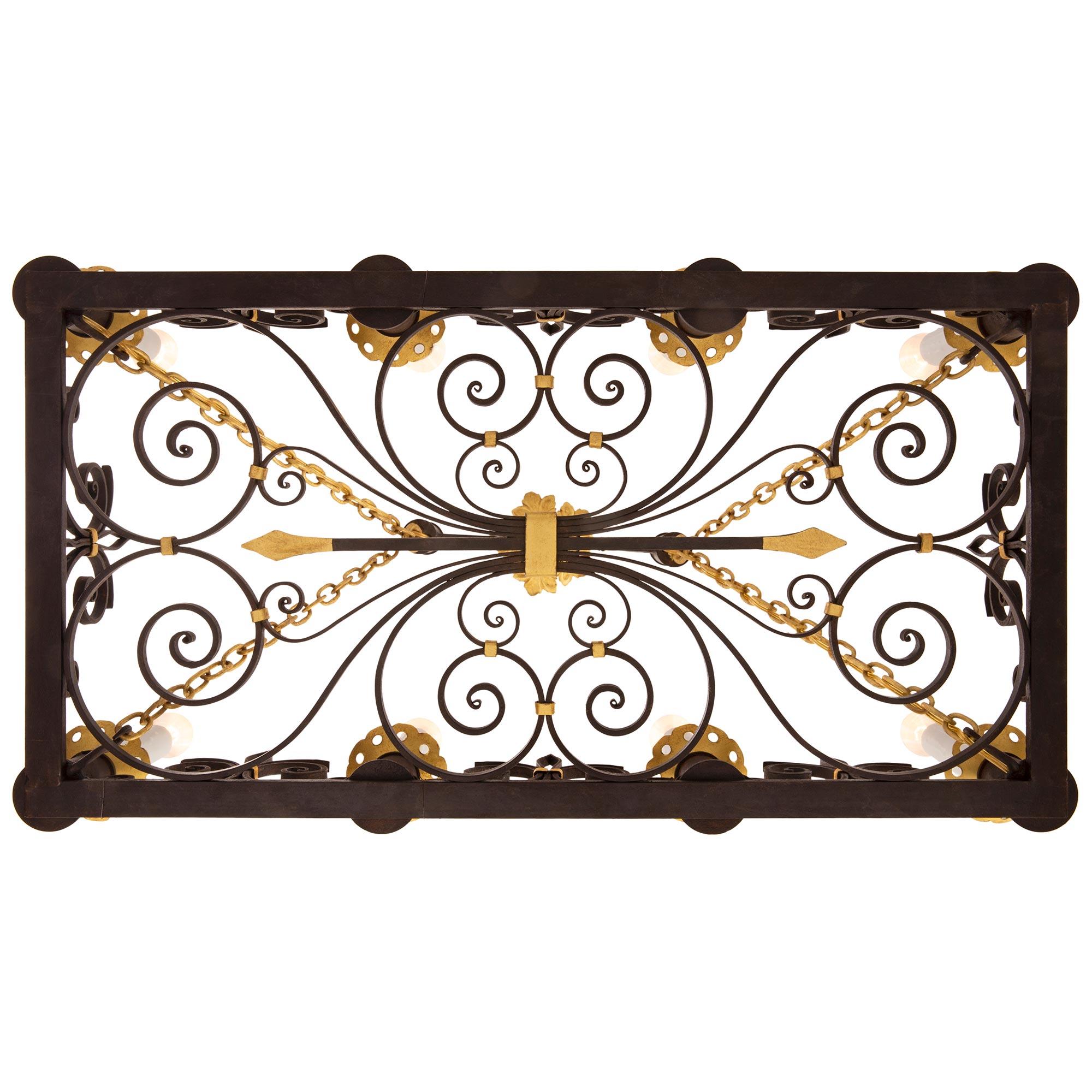 French 19th Century Neoclassical St. Wrought Iron and Gilt Metal Chandelier For Sale 6