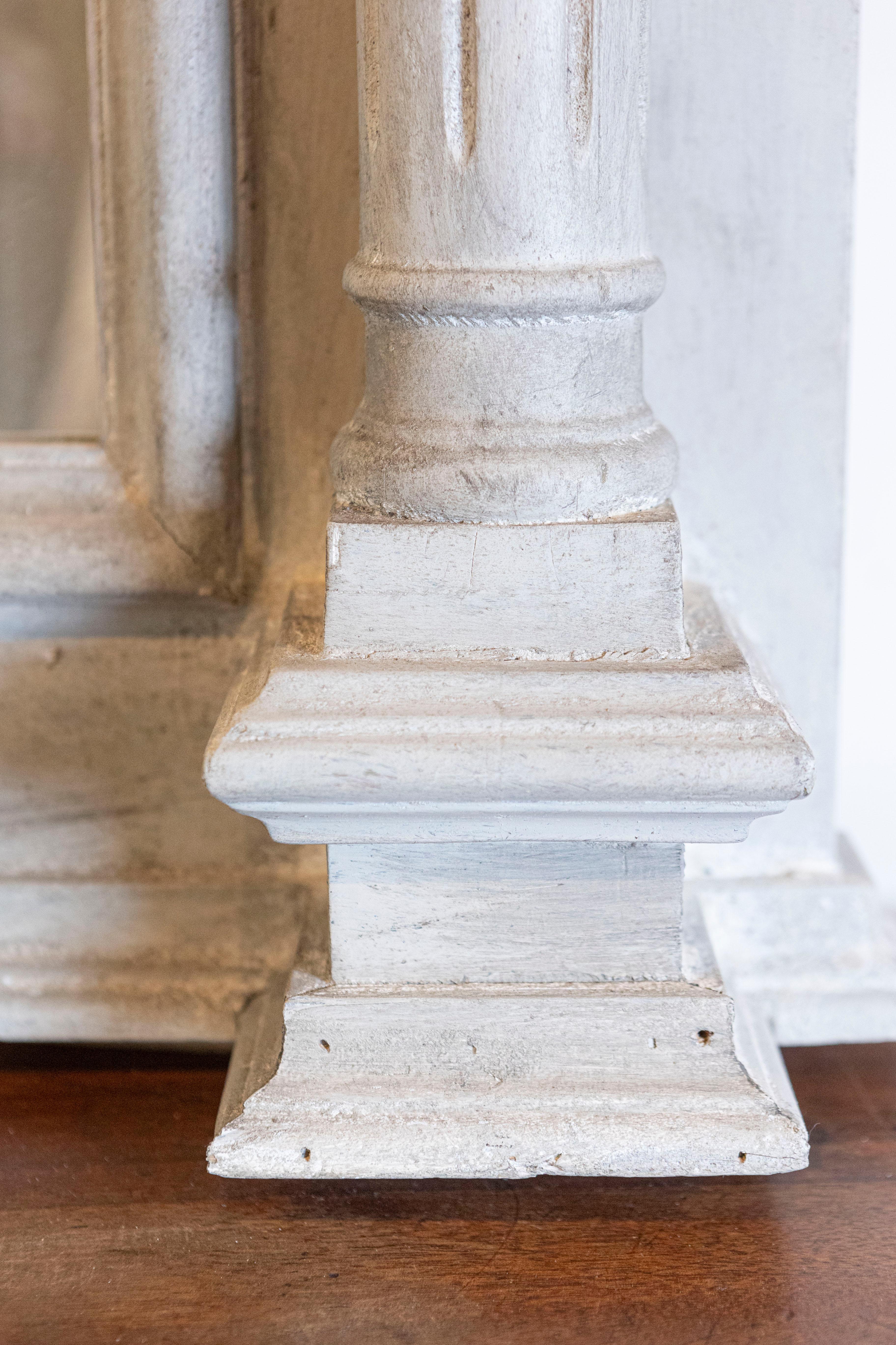 Neoclassico Elemento architettonico in stile neoclassico francese del XIX secolo trasformato in specchio in vendita