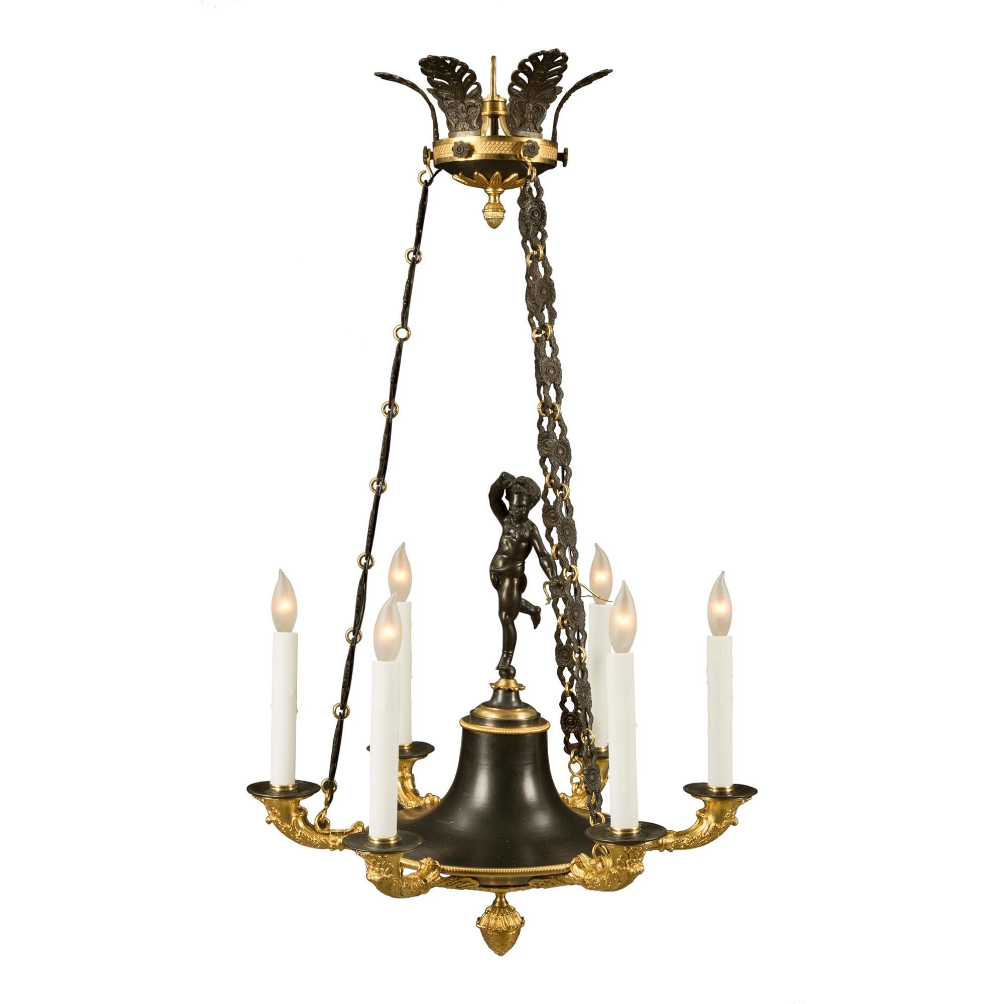 Neoclassico Lampadario francese del XIX secolo in stile neoclassico in bronzo e ormolu in vendita