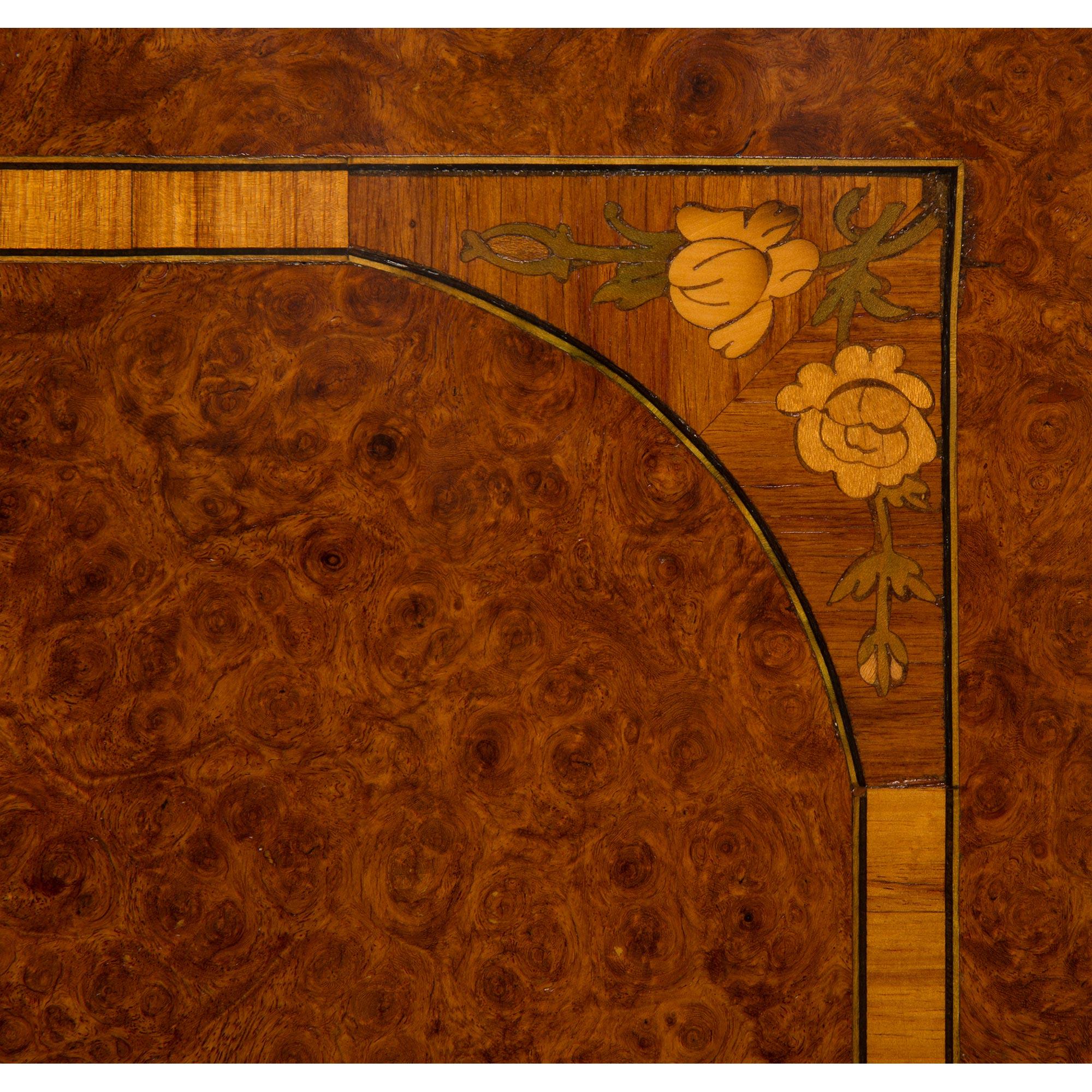 Buffet francese del XIX secolo in stile neoclassico in radica di noce, legno di tulipano e ormeggio in vendita 3