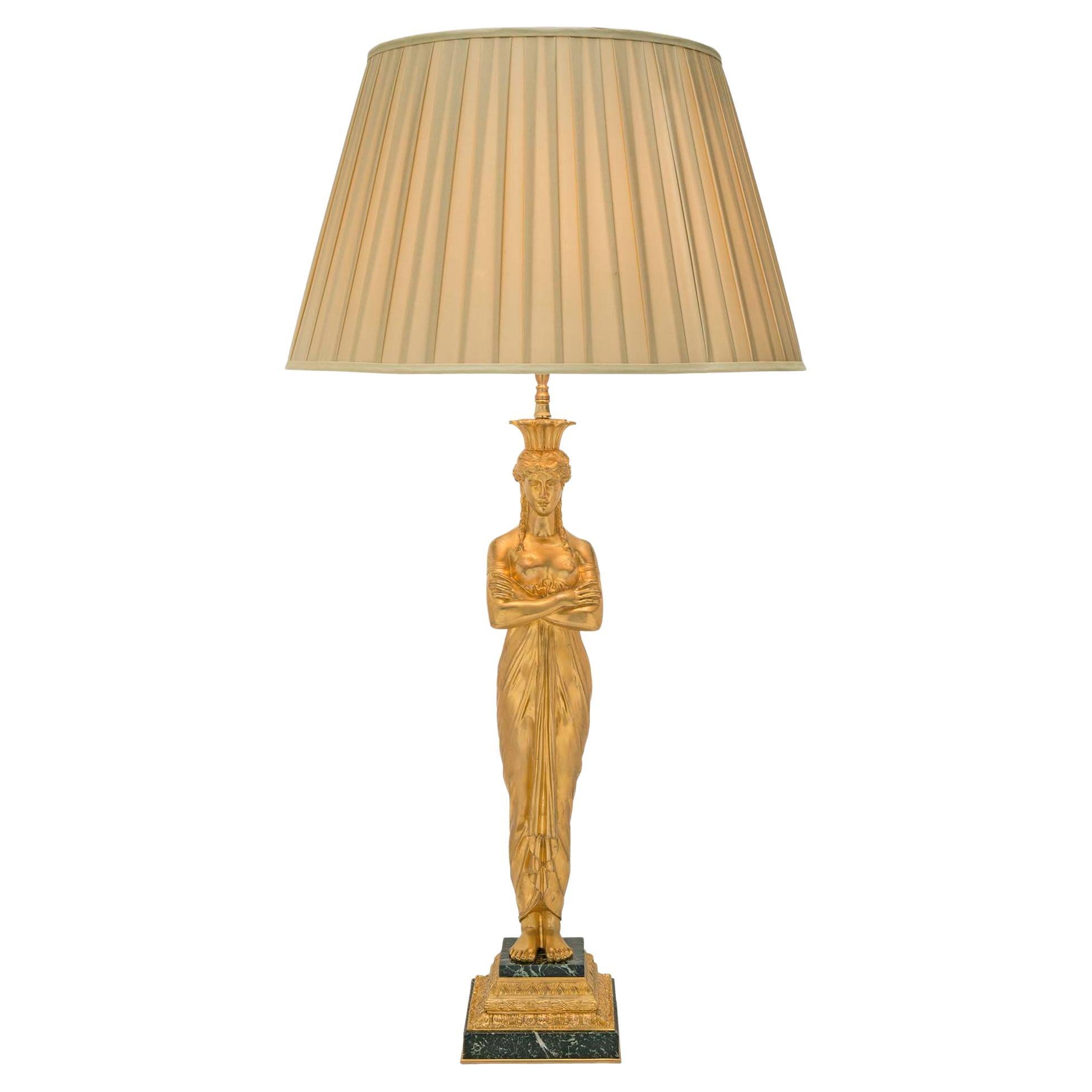 Lampe de style néoclassique français du 19ème siècle en bronze doré et marbre vert Patricia en vente