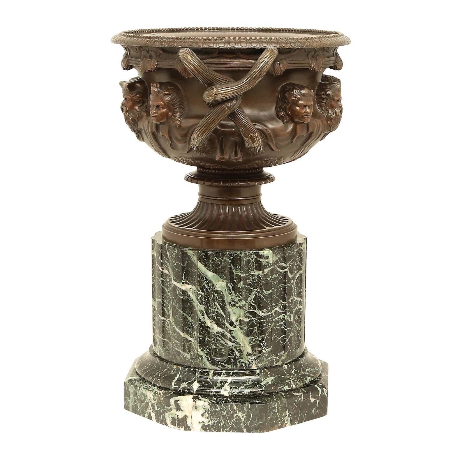 French 19th Century Neoclassical Style Patinated Bronze Tazza In Good Condition For Sale In West Palm Beach, FL