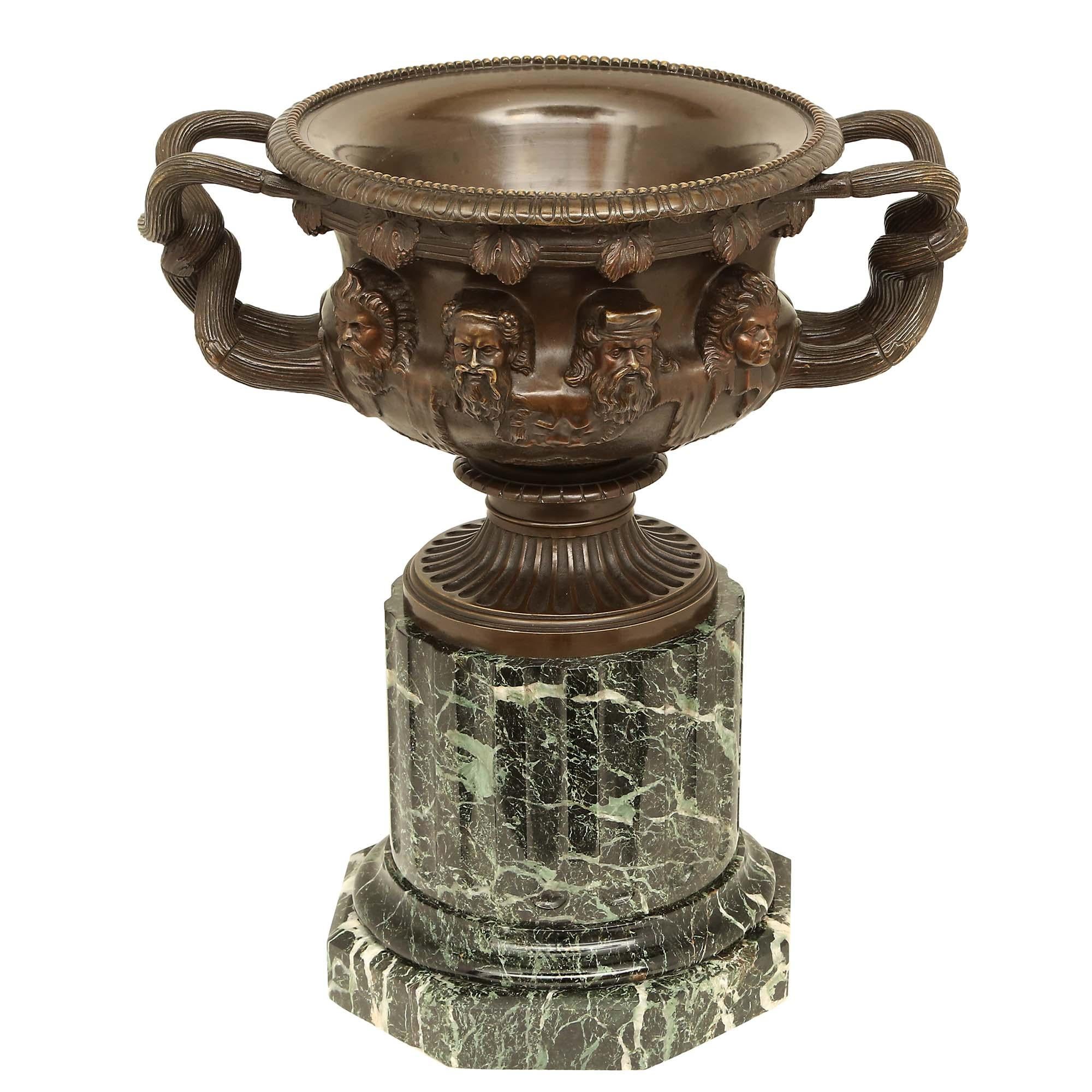 French 19th Century Neoclassical Style Patinated Bronze Tazza For Sale 1