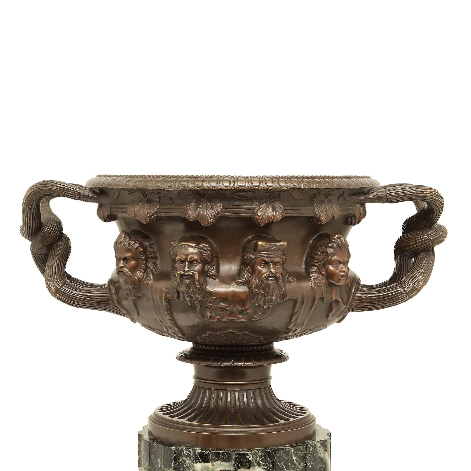 French 19th Century Neoclassical Style Patinated Bronze Tazza For Sale 2