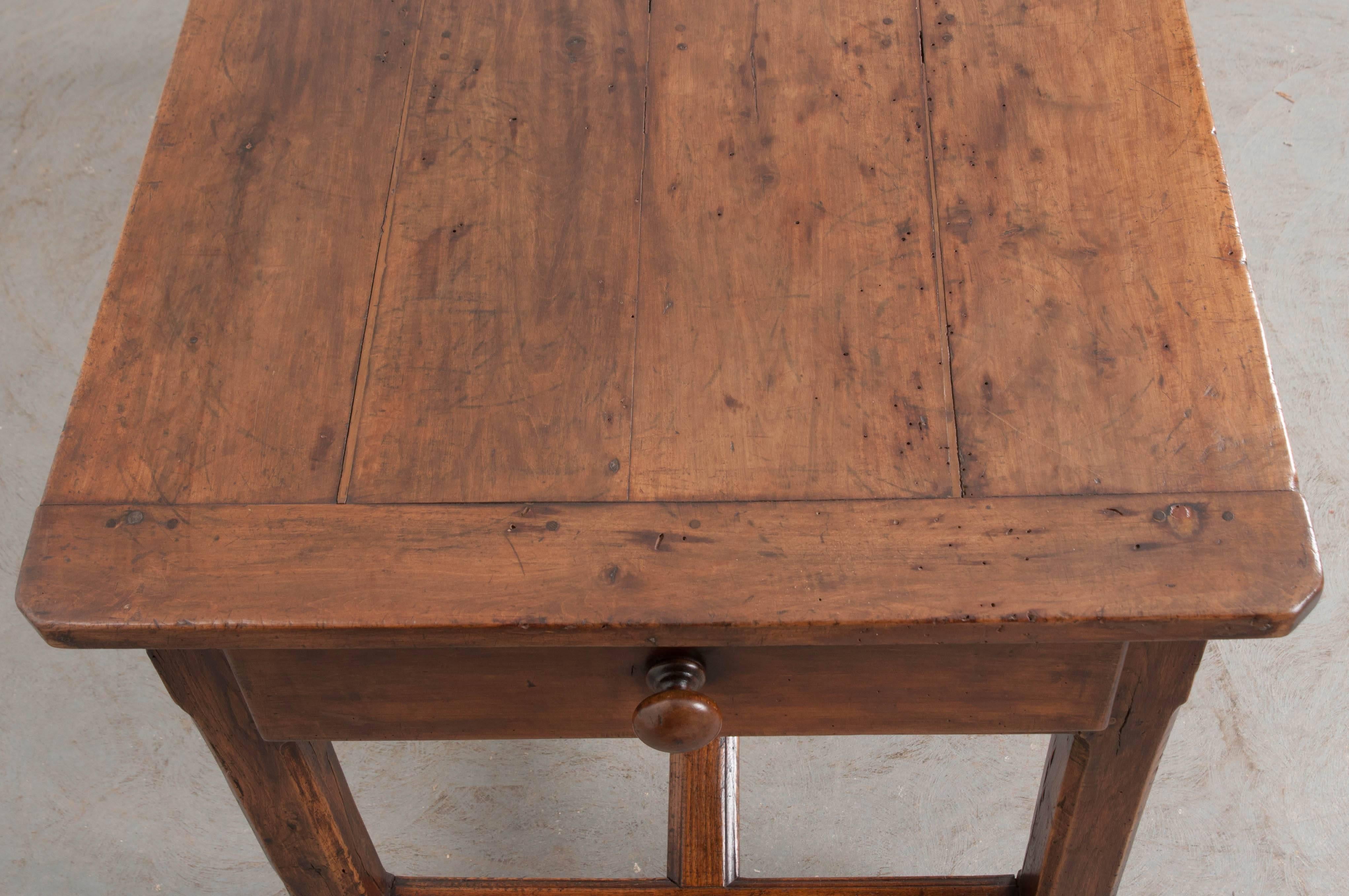 Patinated French 19th Century Oak and Walnut Farmhouse Table