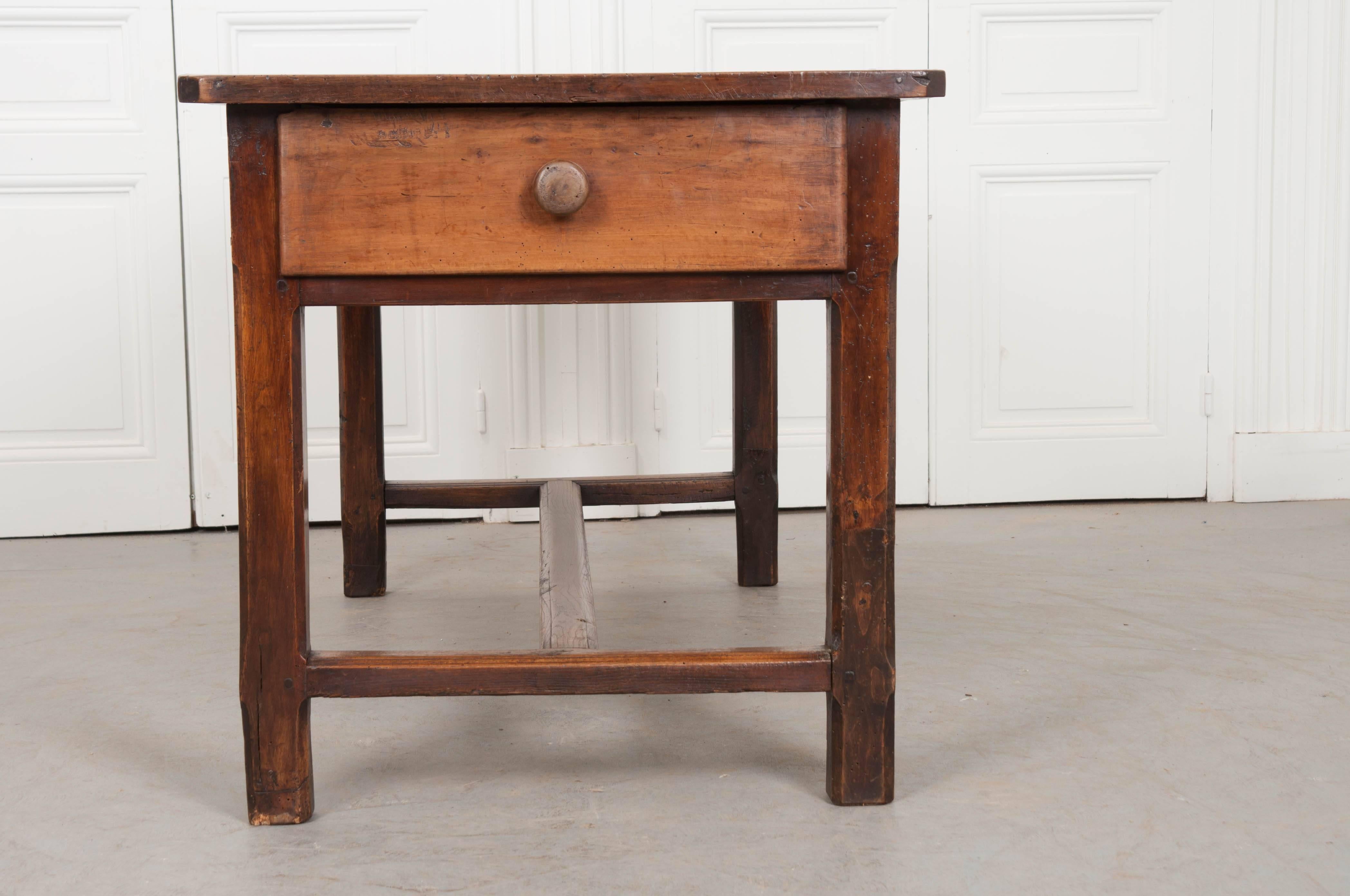 French 19th Century Oak and Walnut Farmhouse Table 3