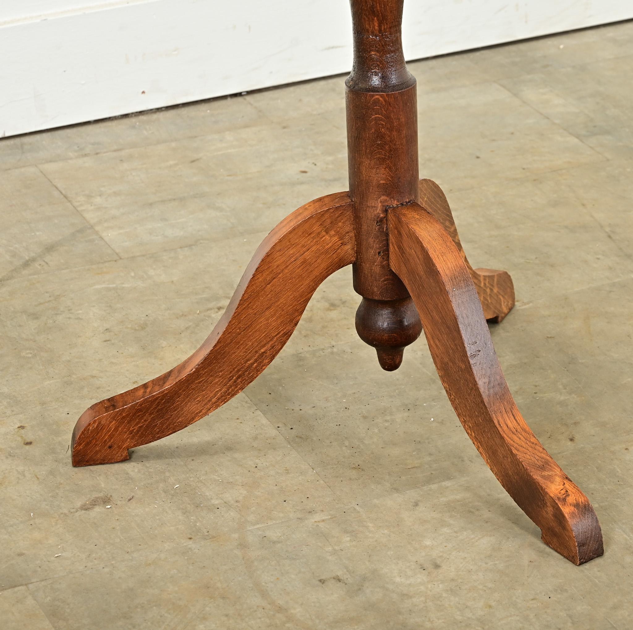 French 19th Century Oak Book Stand For Sale 1