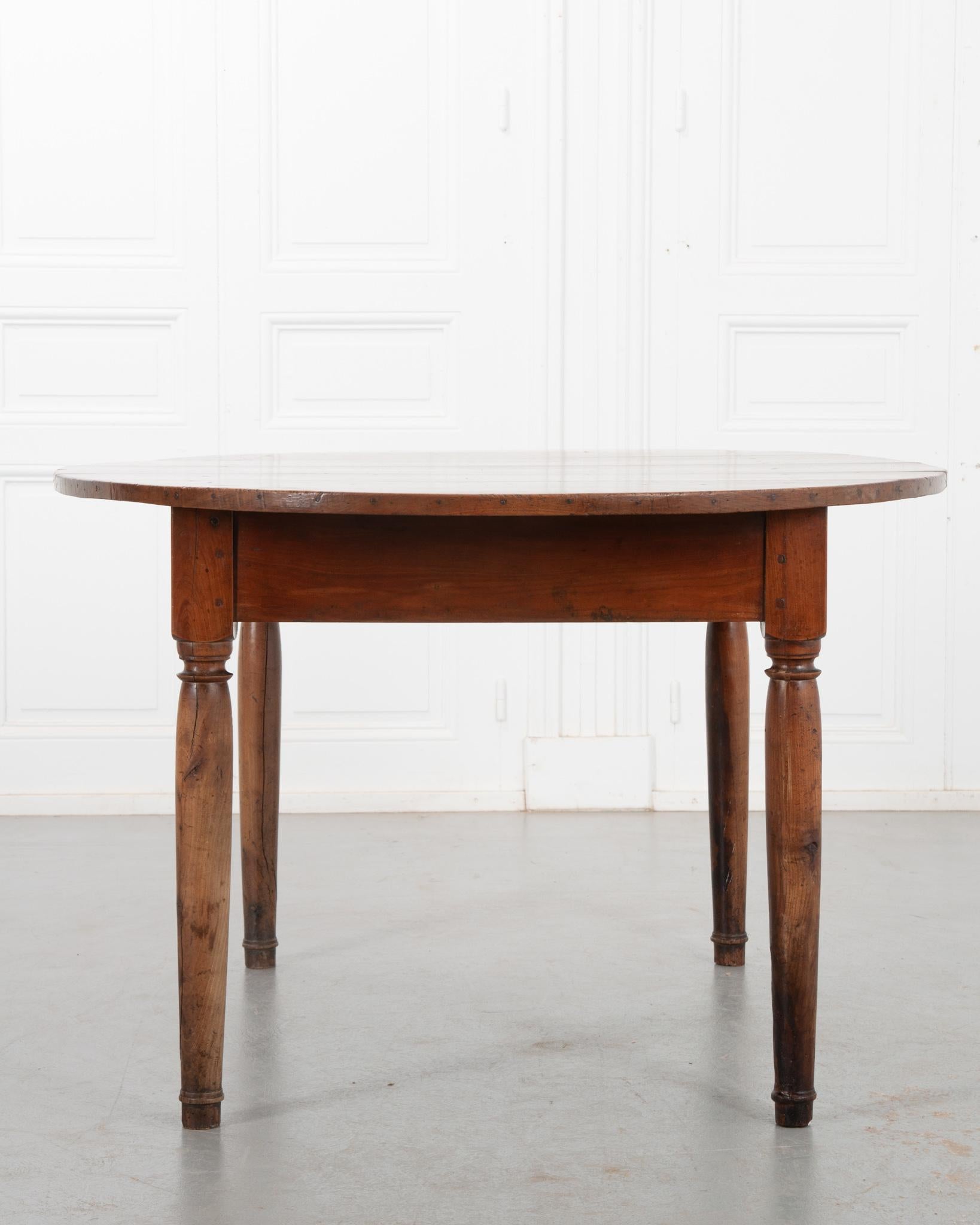 French 19th Century Walnut Dining Table For Sale 2