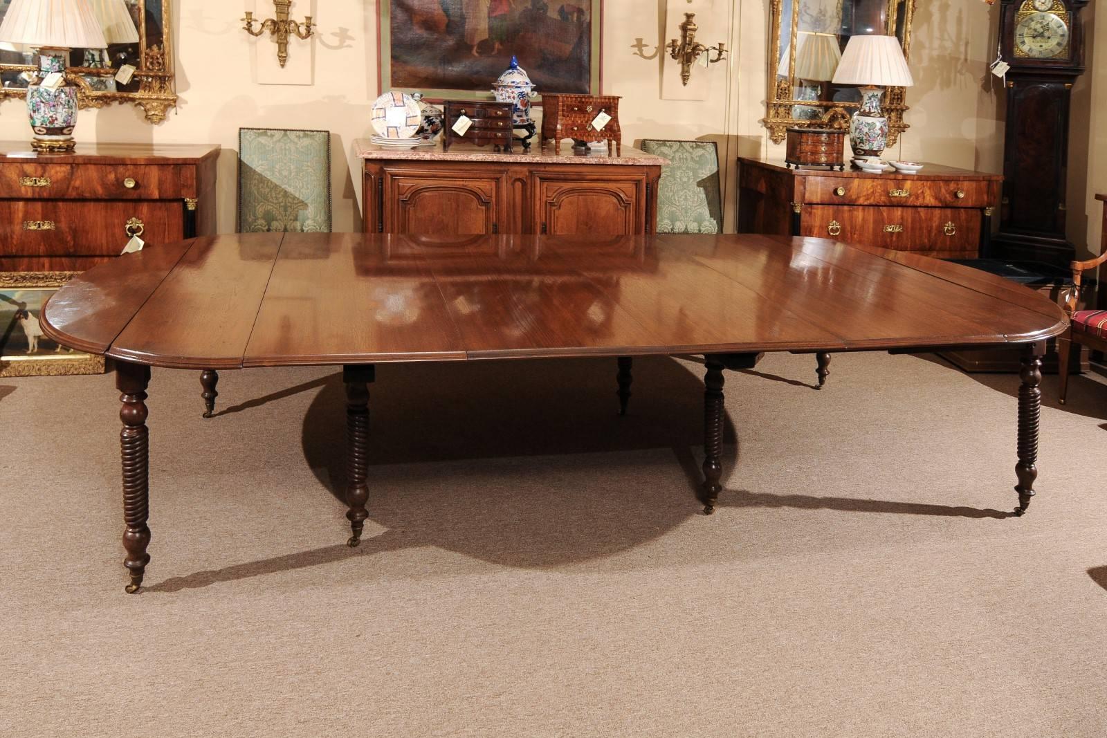 Louis Philippe French 19th Century Oak Dining Table with Turned Legs