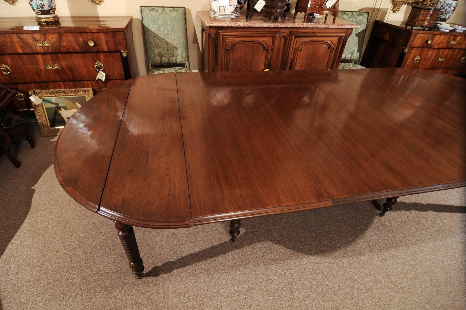 French 19th Century Oak Dining Table with Turned Legs In Good Condition In Atlanta, GA