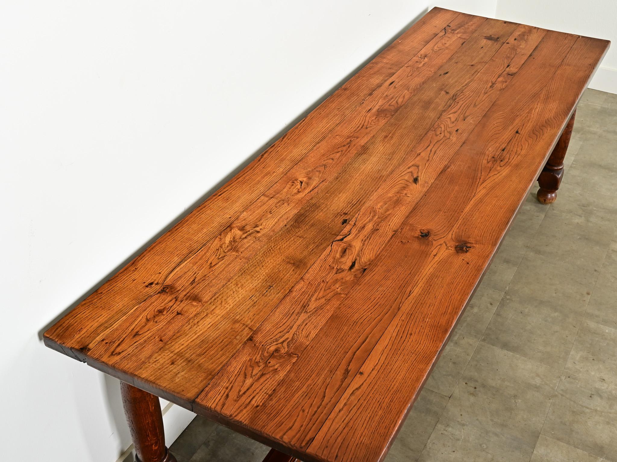 Provincial français Table de ferme française en Oak Oak du 19ème siècle en vente