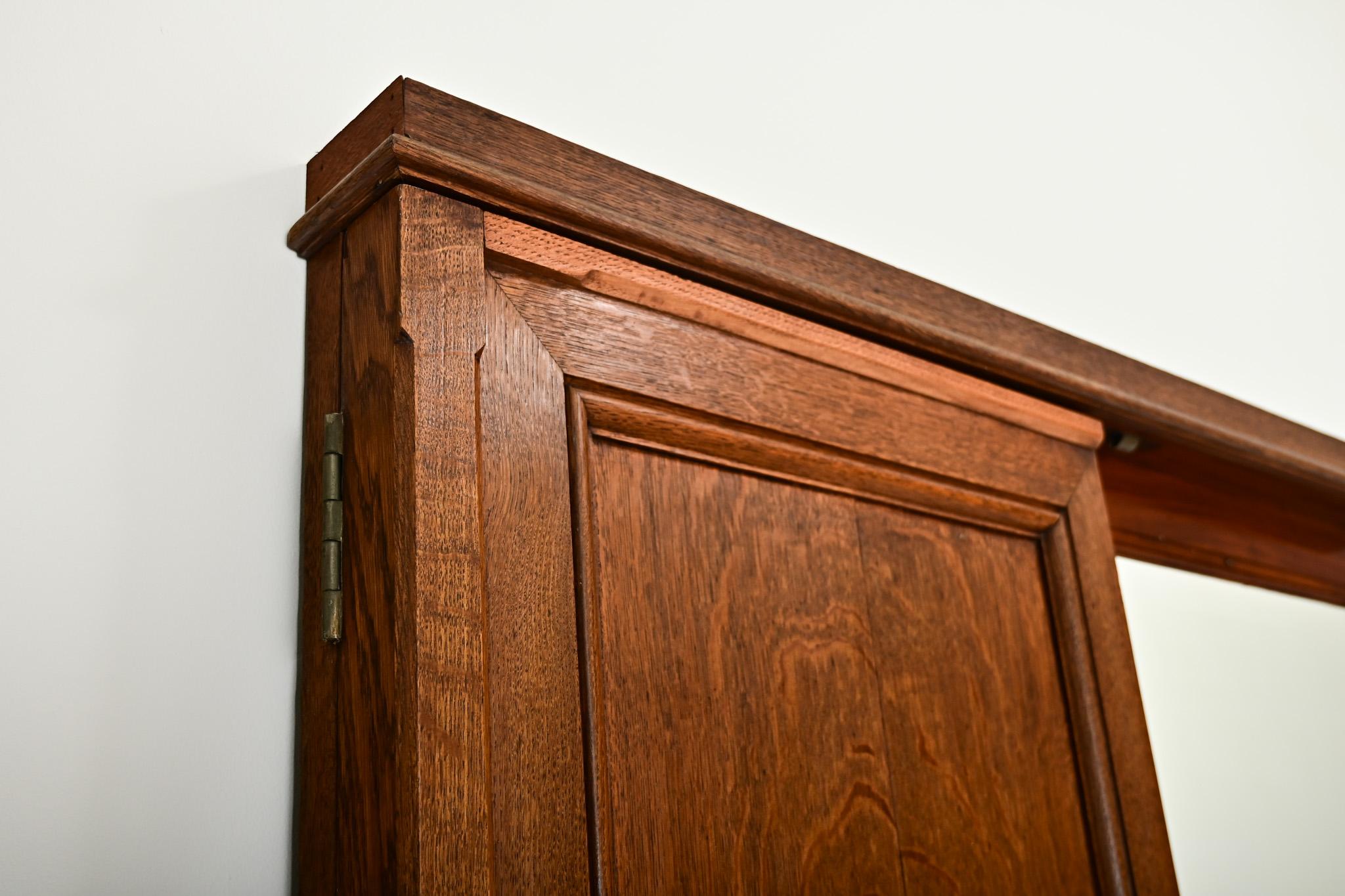 French 19th Century Oak Trifold Wall Mirror For Sale 6