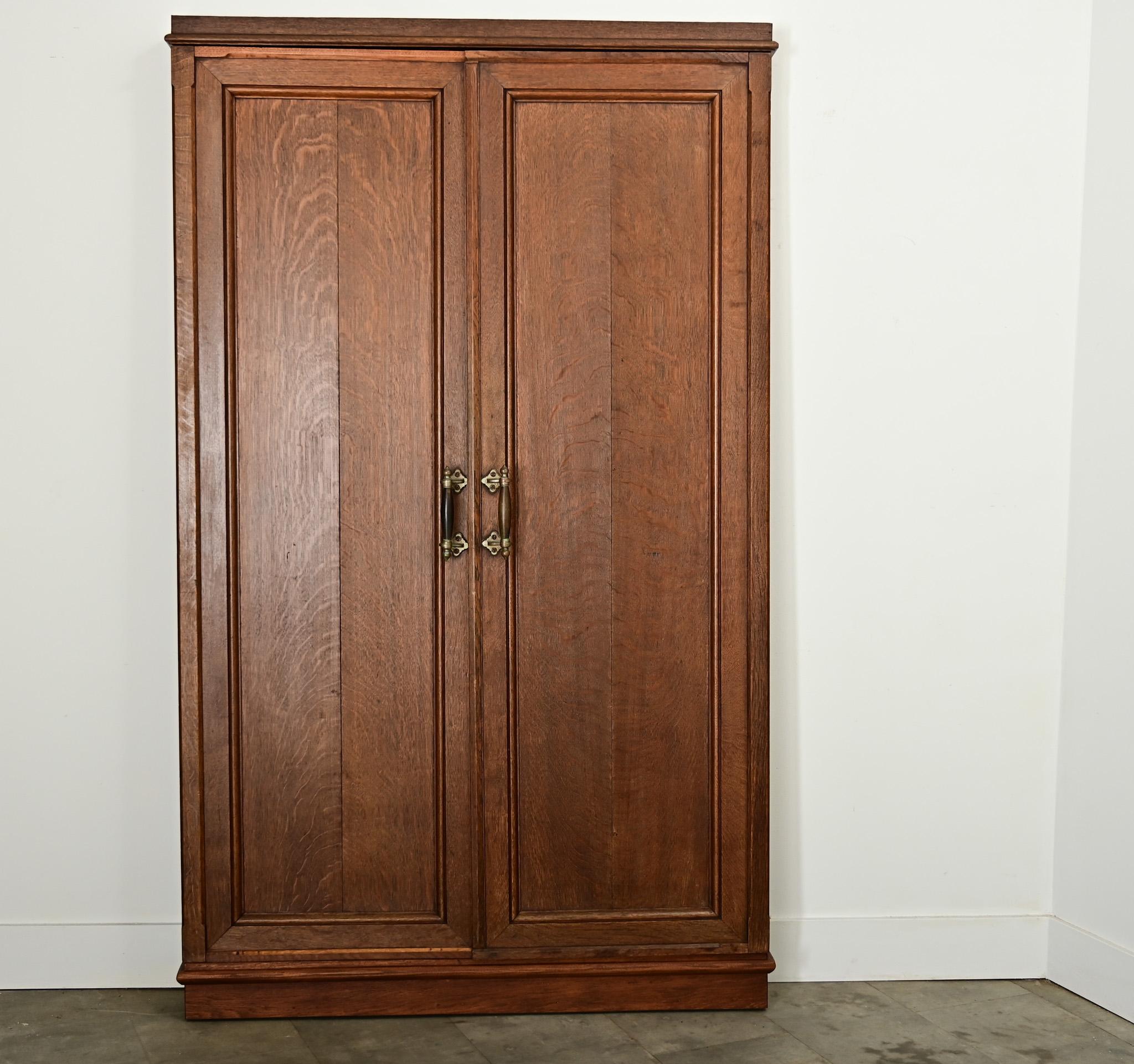 French 19th Century Oak Trifold Wall Mirror For Sale 8