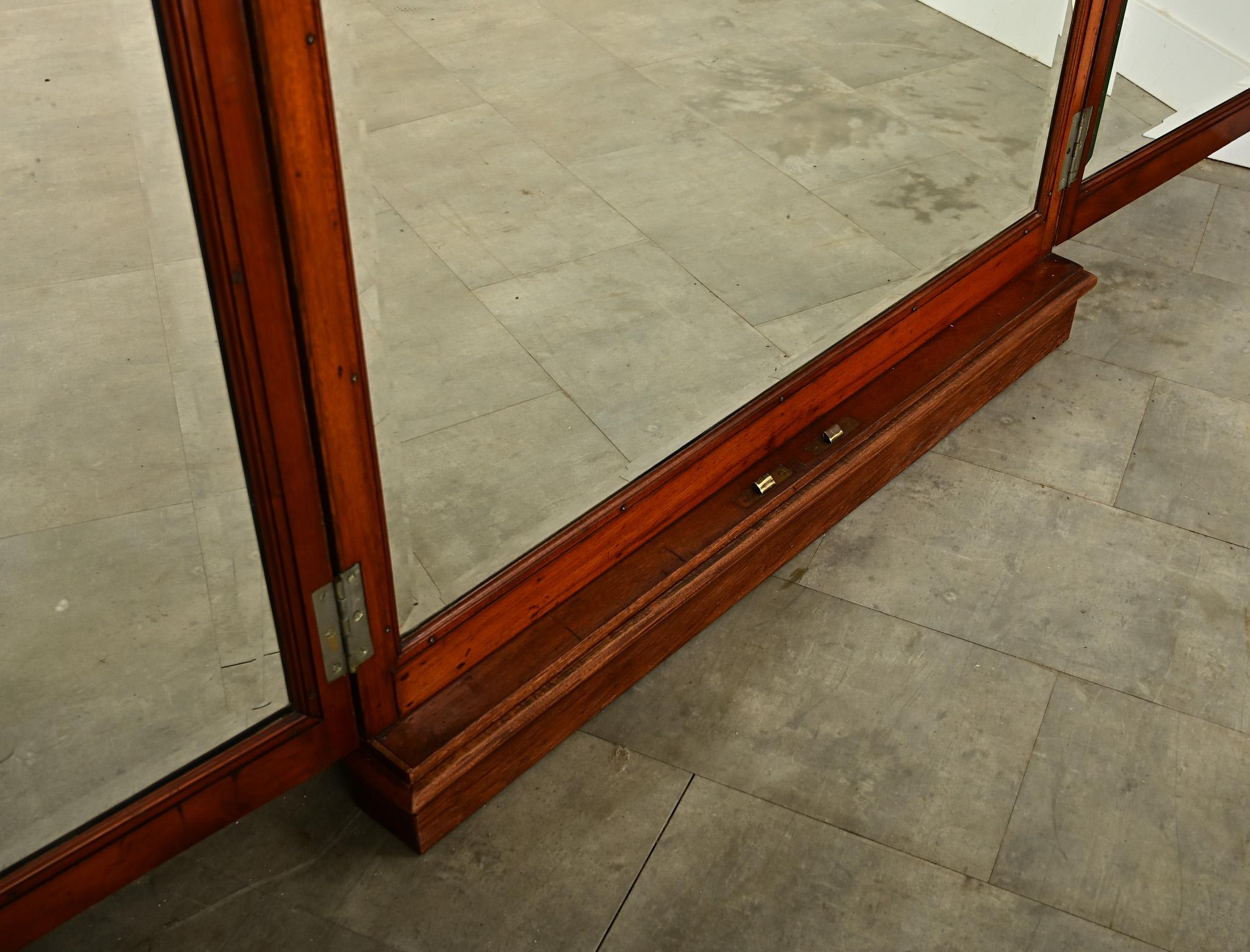 French 19th Century Oak Trifold Wall Mirror For Sale 2