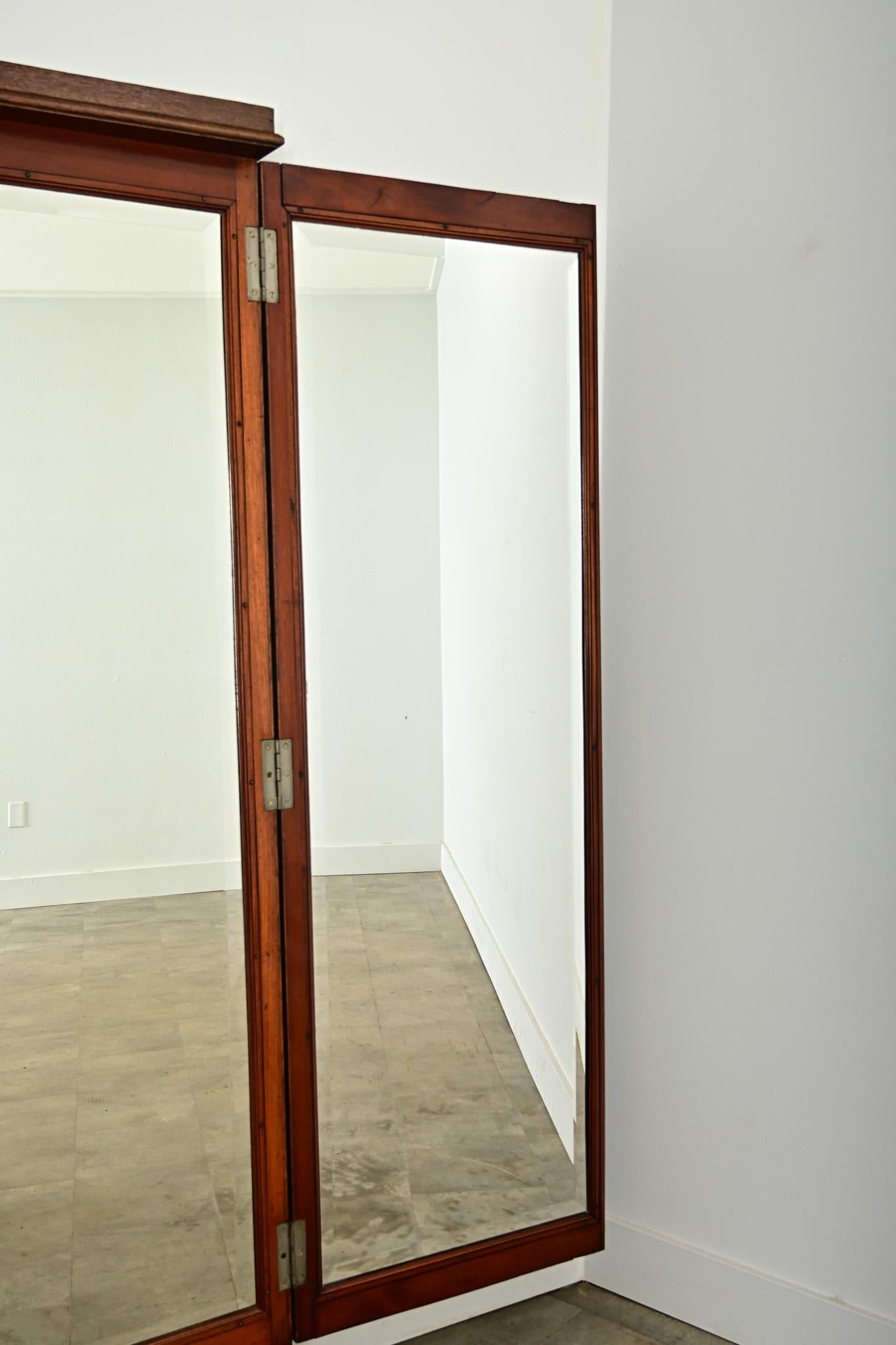 French 19th Century Oak Trifold Wall Mirror For Sale 3