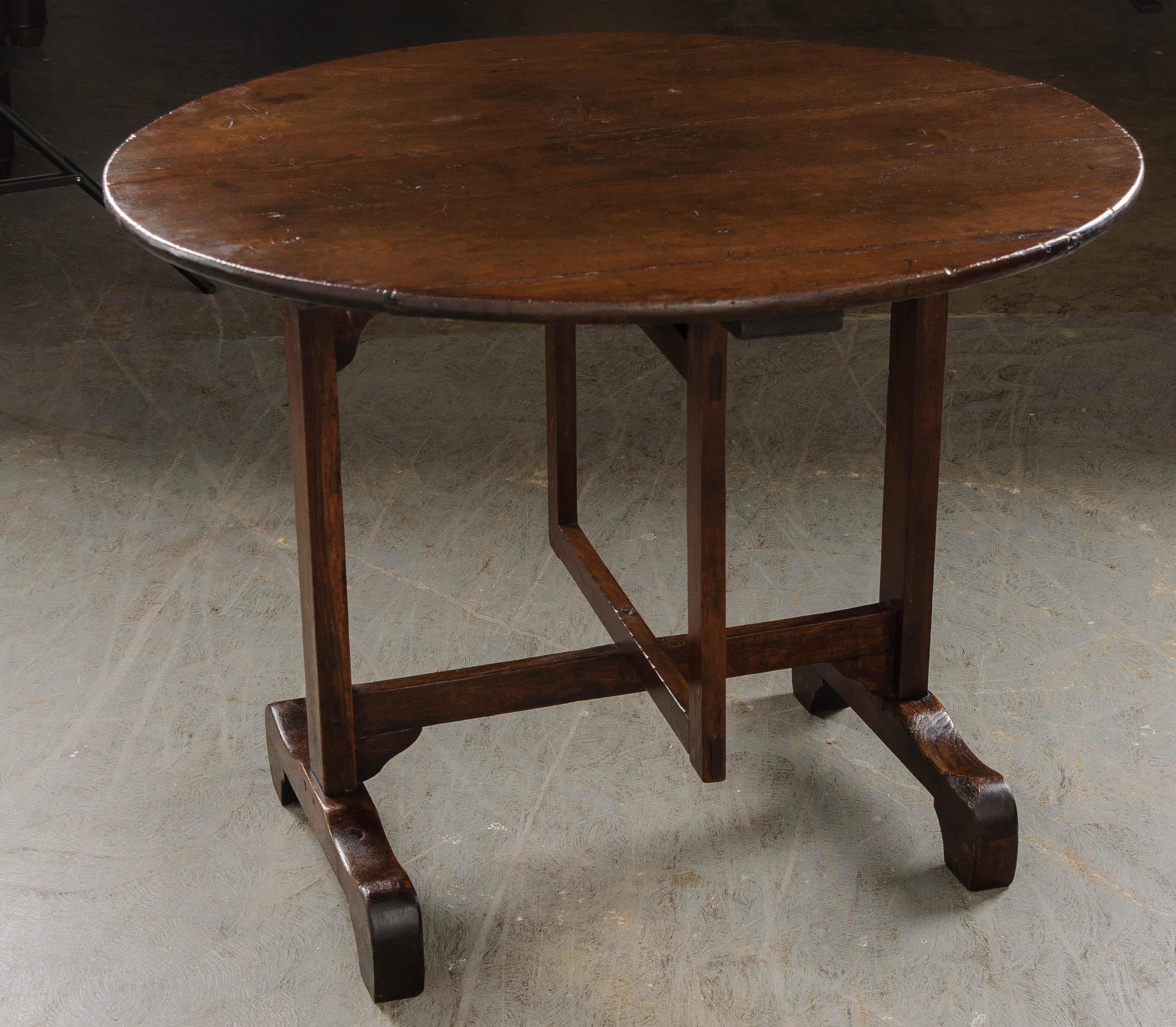 French 19th Century Oak Vendange Table In Good Condition In Baton Rouge, LA