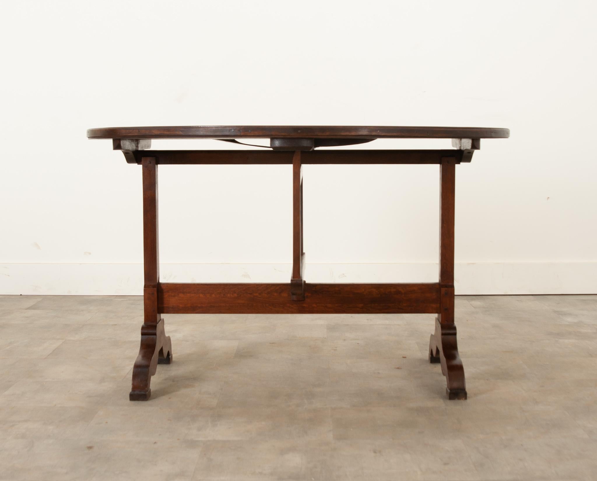 French 19th Century Oak Vendange Table In Good Condition In Baton Rouge, LA