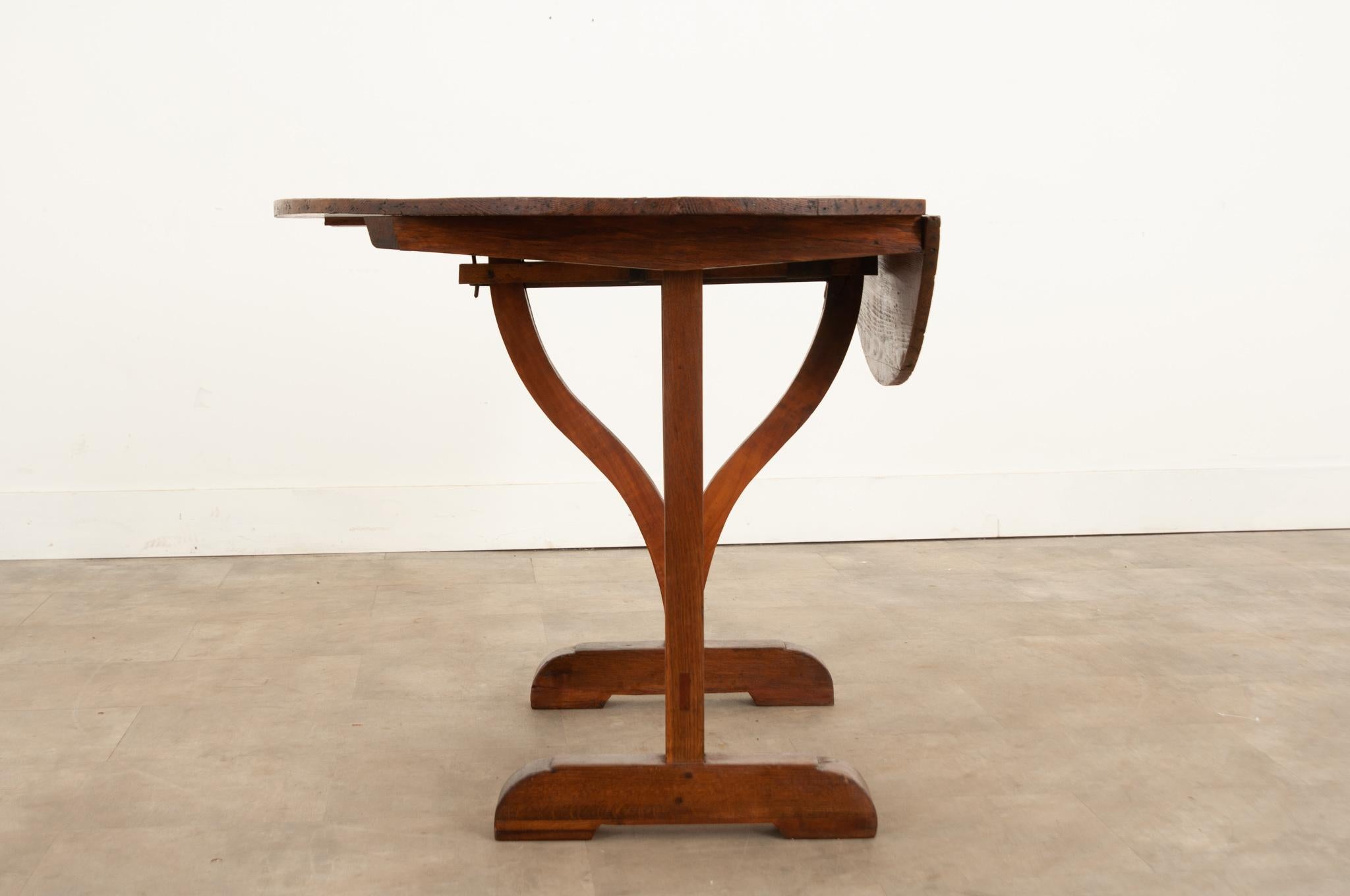 French 19th Century Oak Vendange Table In Good Condition For Sale In Baton Rouge, LA