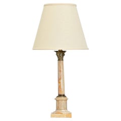 Lampe de table à colonne corinthienne en onyx et laiton du XIXe siècle