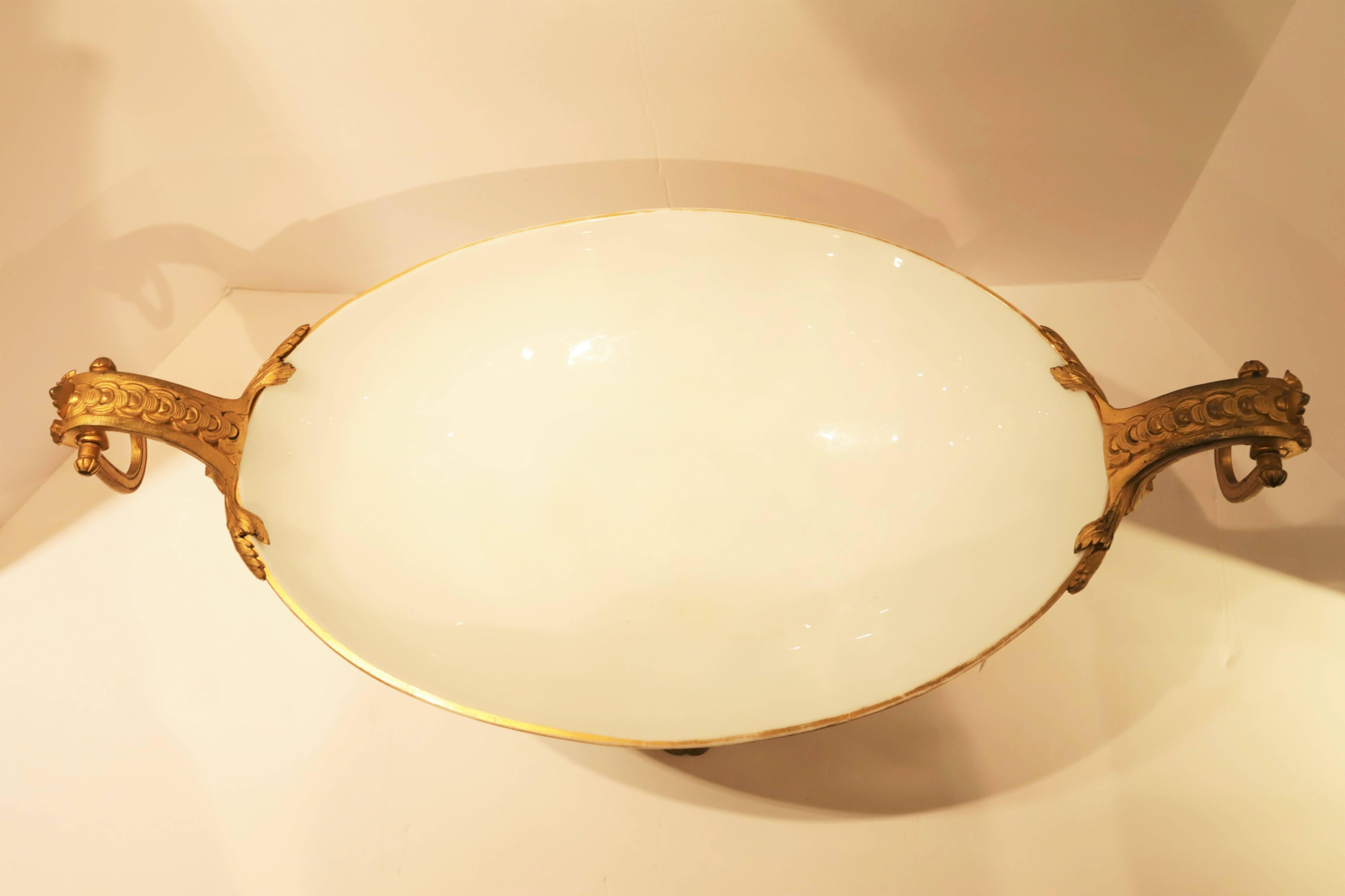French Opaline Glass Bronze Mounted Centerpiece Attributed Baccarat In Good Condition For Sale In New York, NY