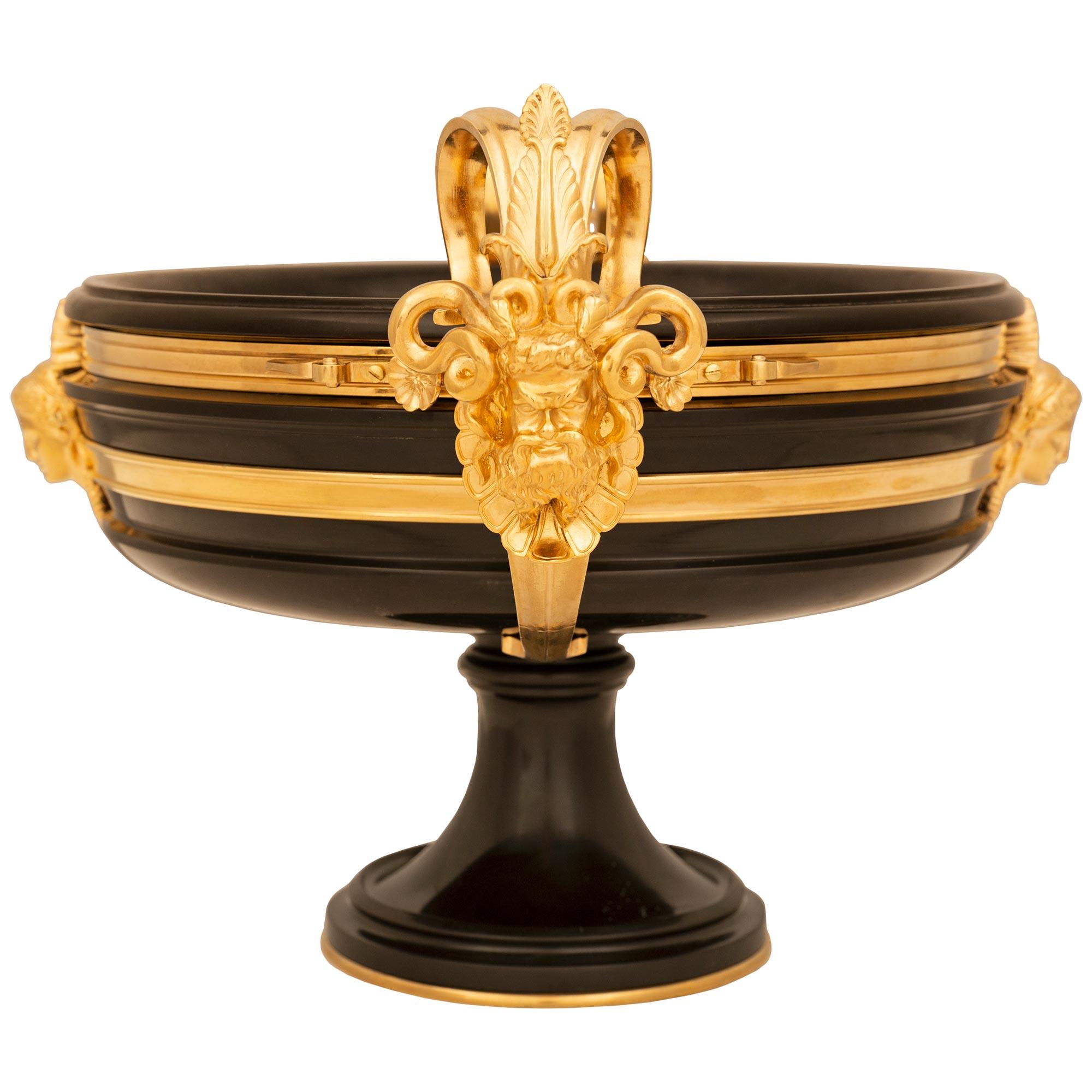 French 19th century Ormolu and black marble centerpiece, signed Barbedienne In Good Condition For Sale In West Palm Beach, FL