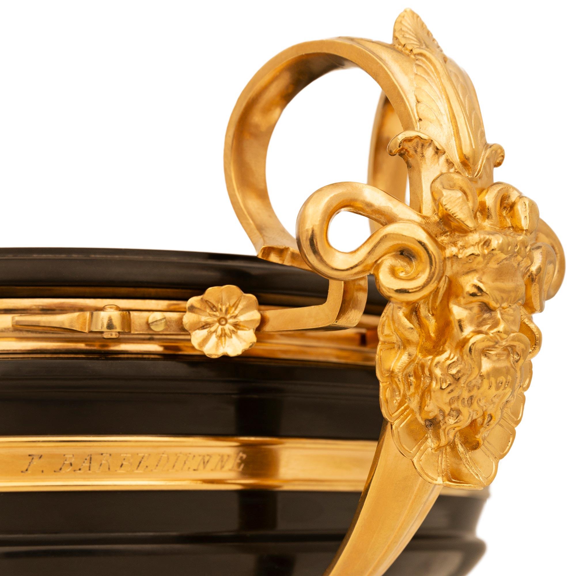 French 19th century Ormolu and black marble centerpiece, signed Barbedienne For Sale 1