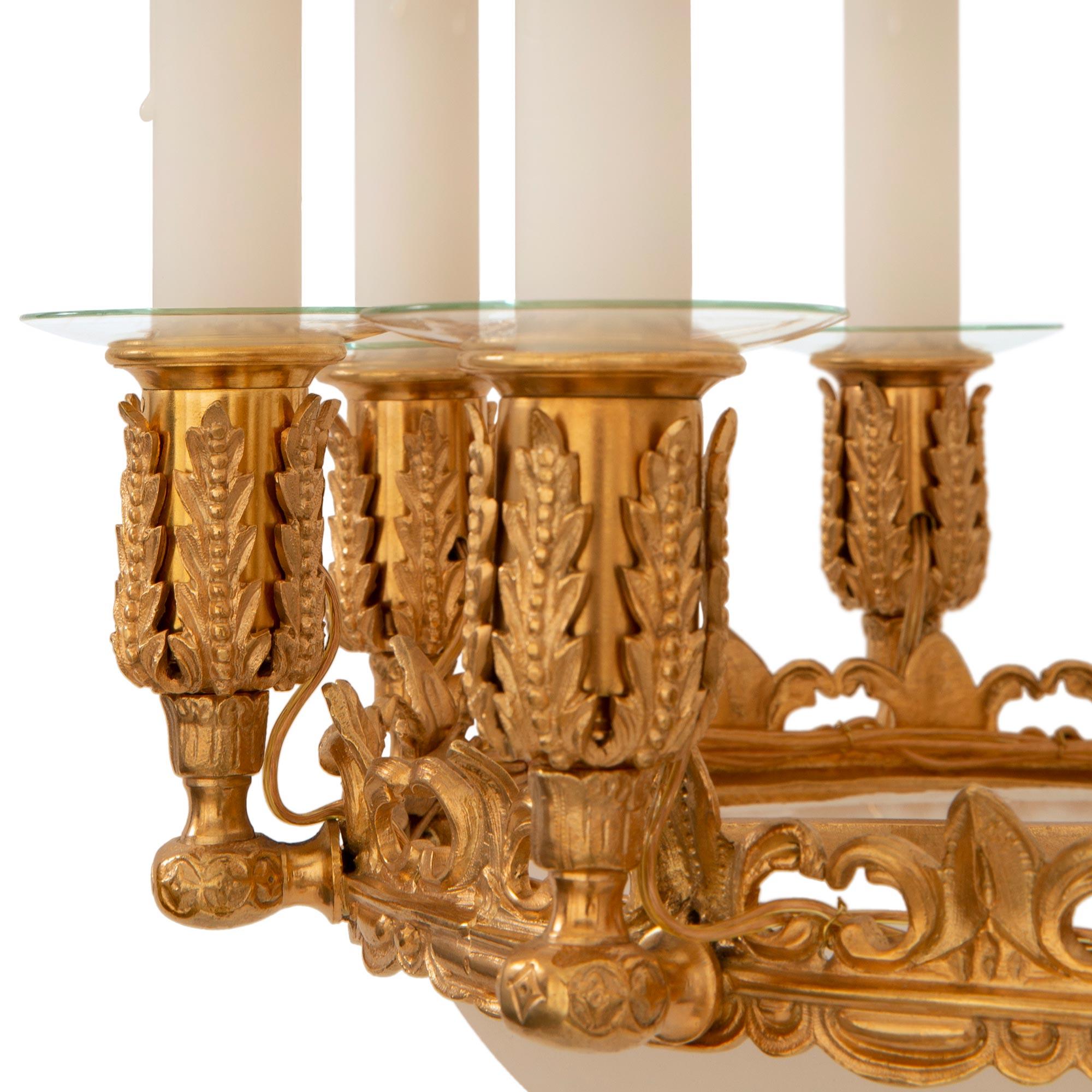 French 19th Century Ormolu And Frosted Glass Chandelier For Sale 4