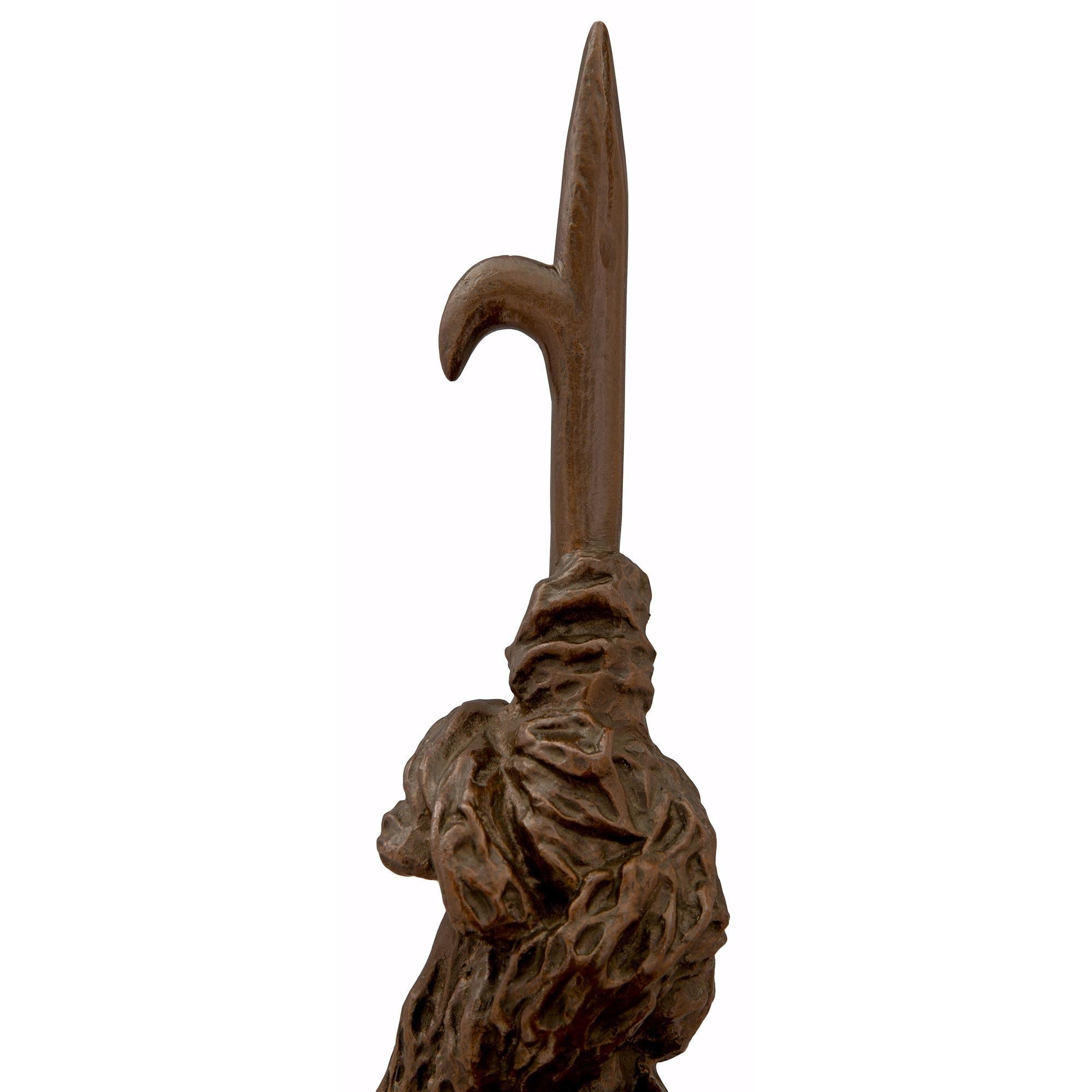 Statua francese del XIX secolo in bronzo patinato e ormolatura intitolata 