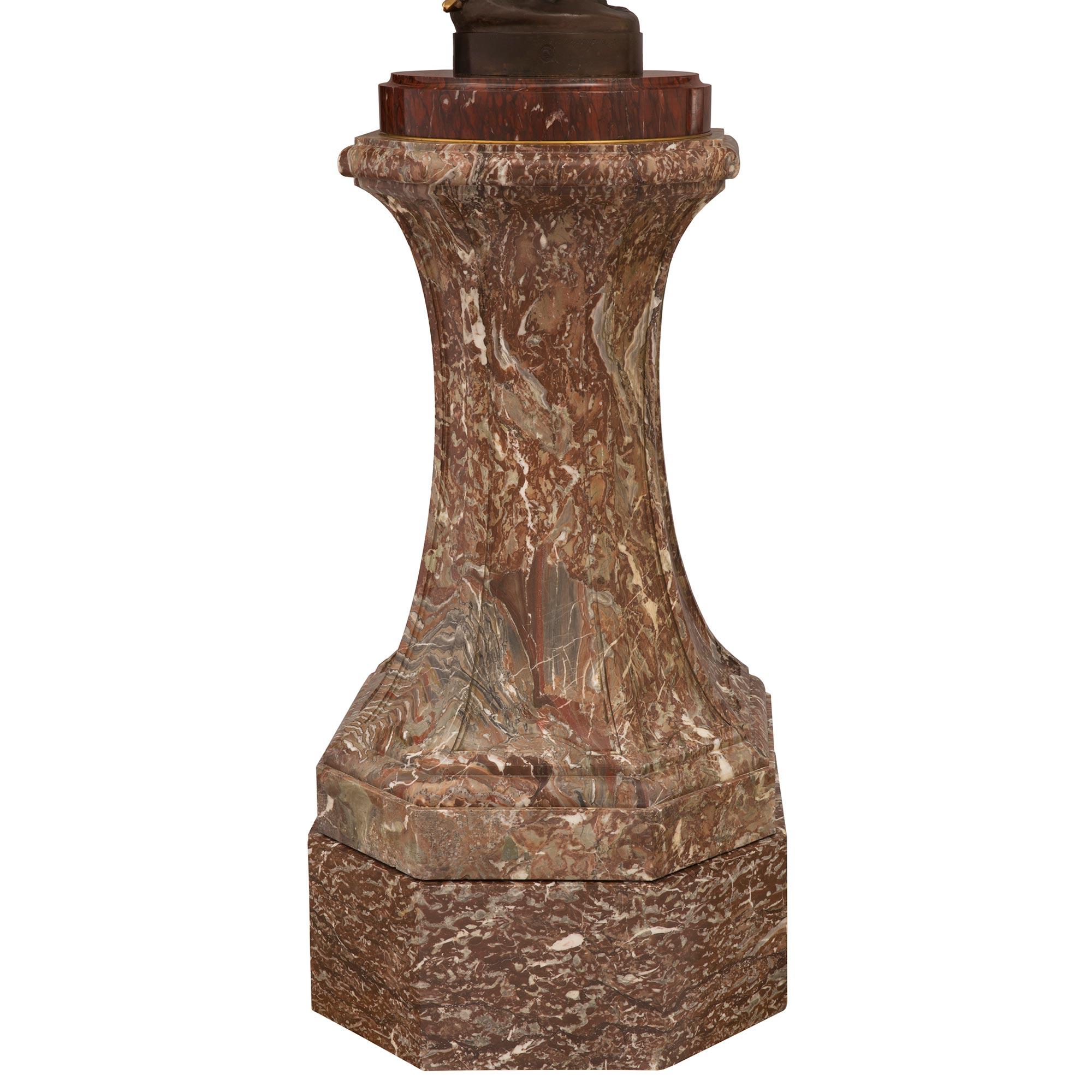 Statua francese del XIX secolo in ormolu, bronzo e marmo con piedistallo originale in vendita 4