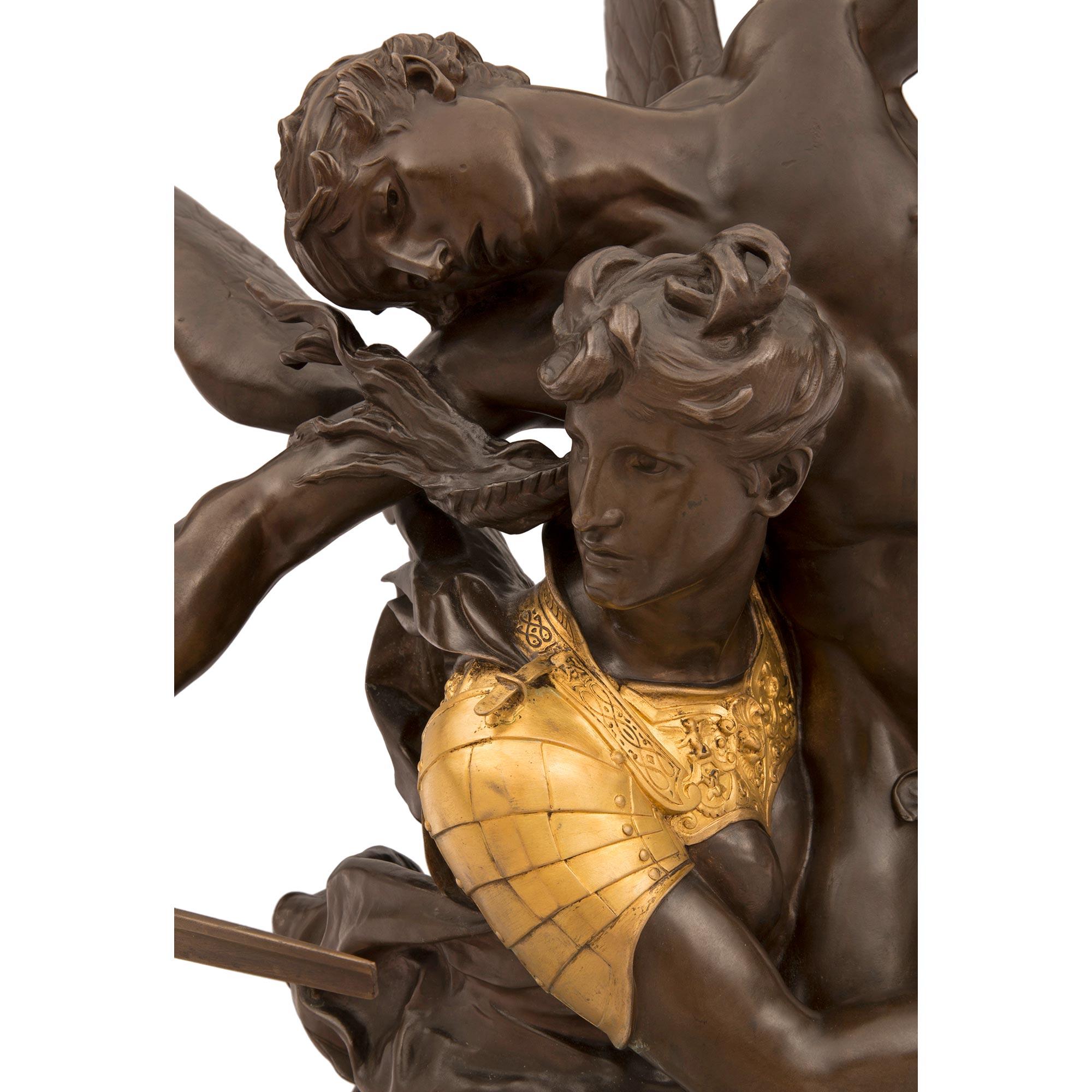 Bronze Statue française du 19ème siècle en bronze, bronze doré et marbre sur piédestal d'origine en vente