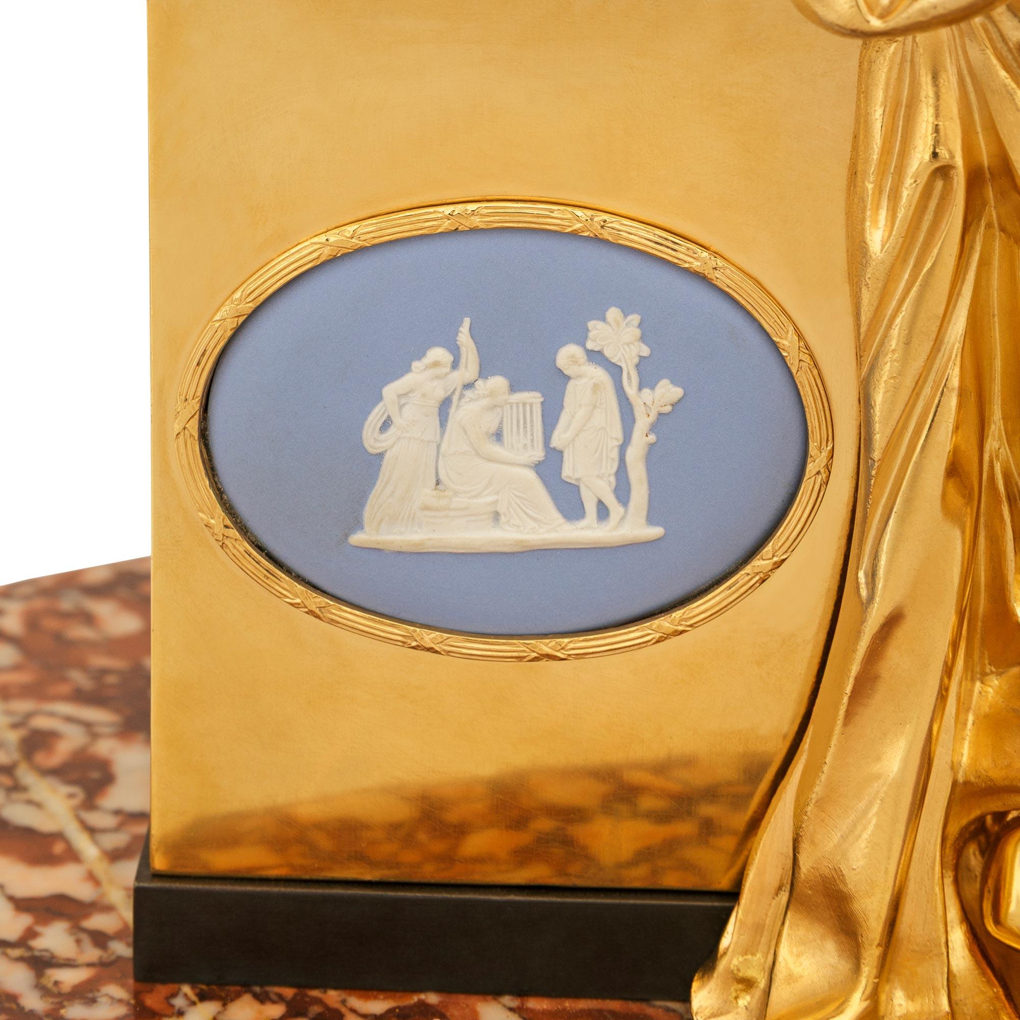 Statua di Archimede in Ormolu, bronzo e Wedgwood del XIX secolo in vendita 1