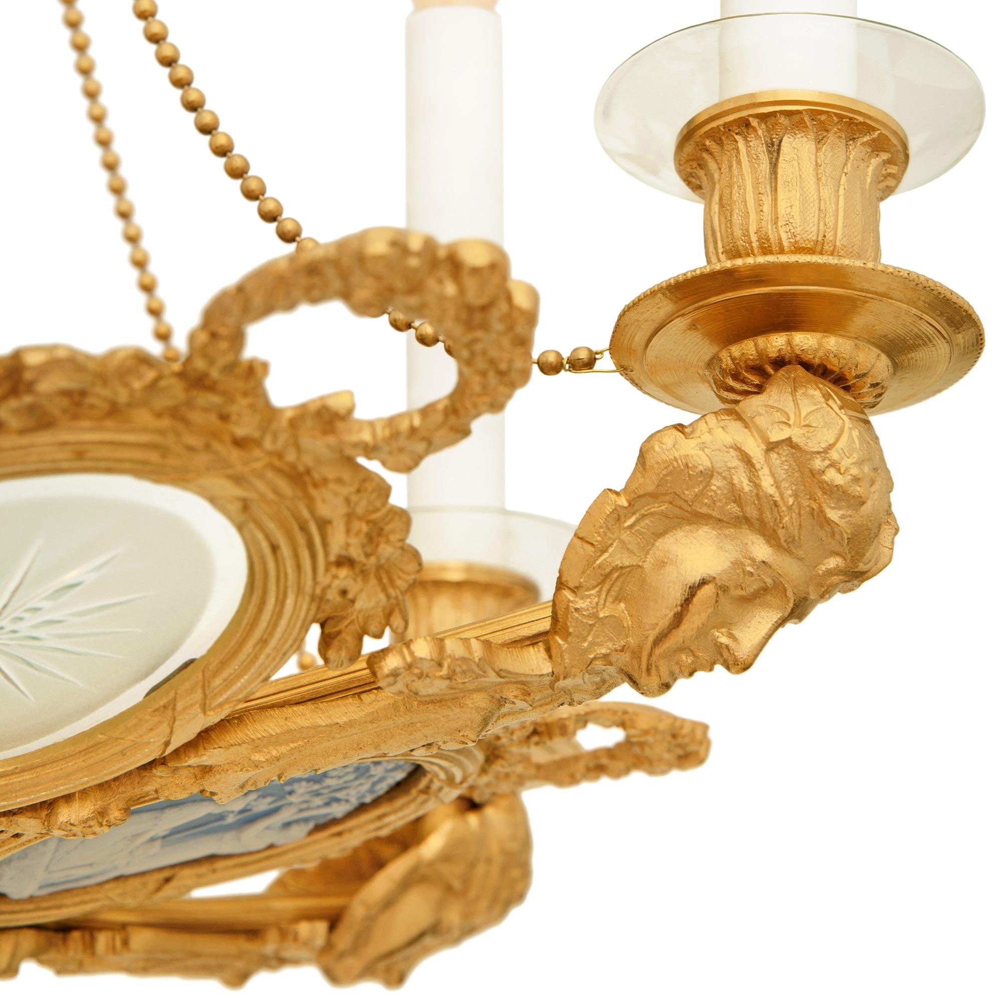 Araña francesa del siglo XIX de Ormolu, cristal y porcelana de Wedgwood Cristal en venta