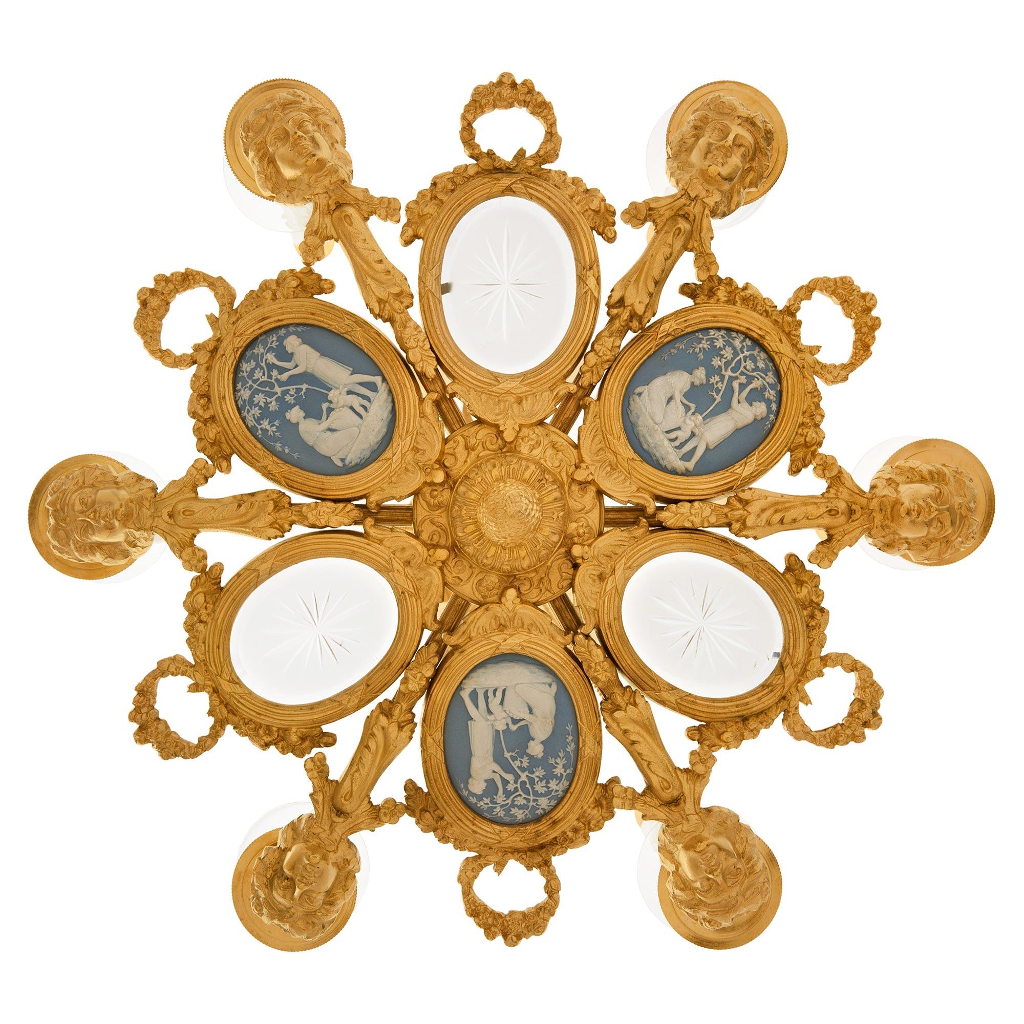 Araña francesa del siglo XIX de Ormolu, cristal y porcelana de Wedgwood en venta 3